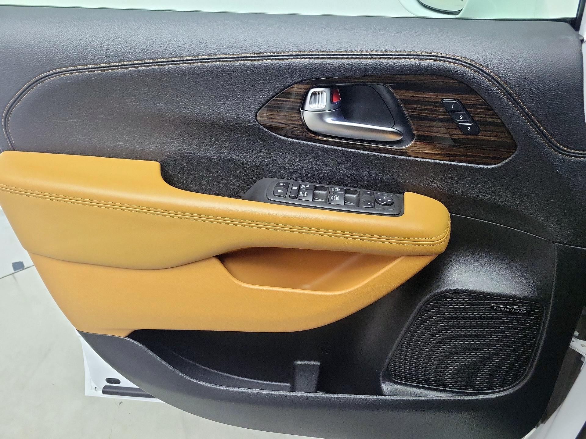 Thumbnail: 2022 Chrysler Pacifica - 12