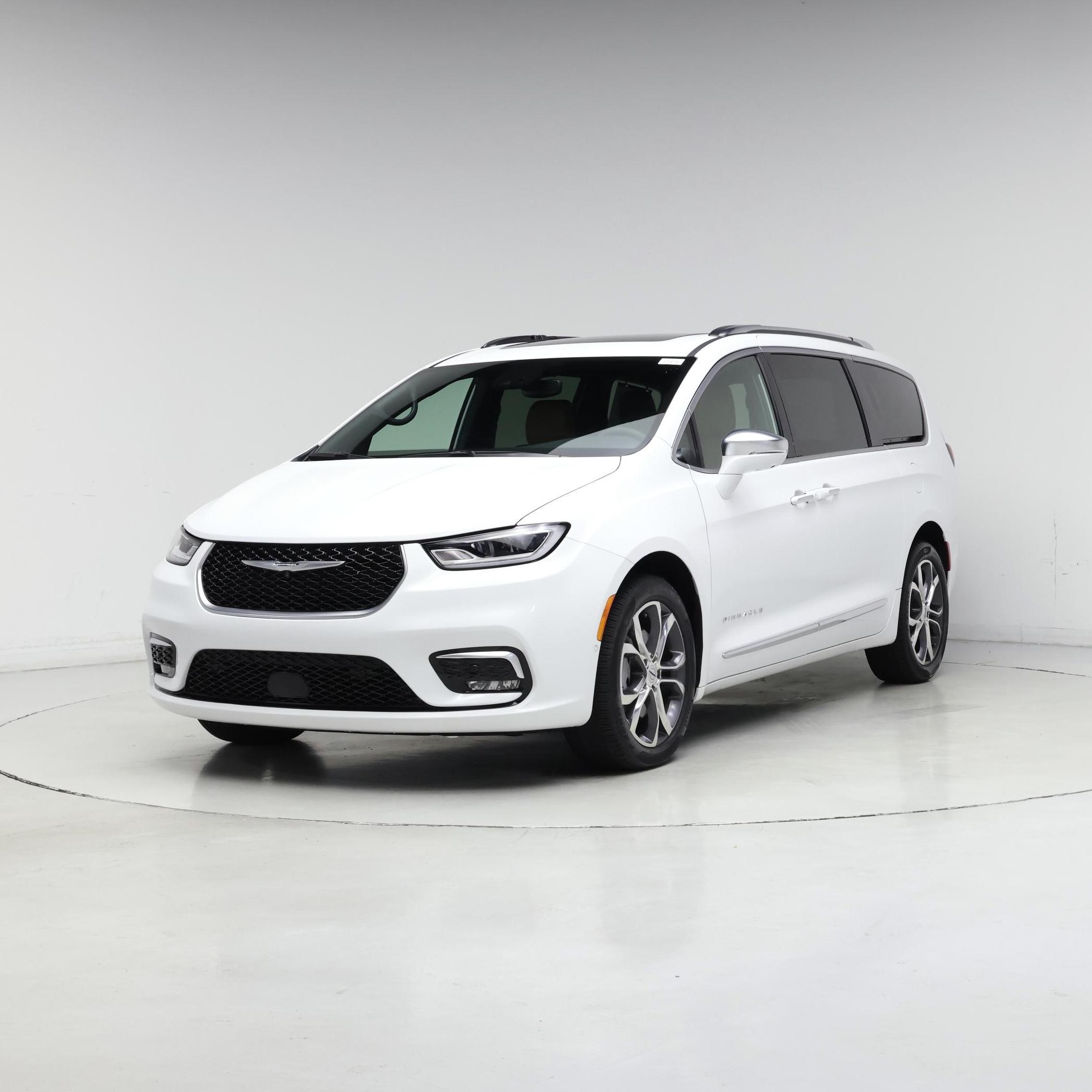 Thumbnail: 2022 Chrysler Pacifica - 4