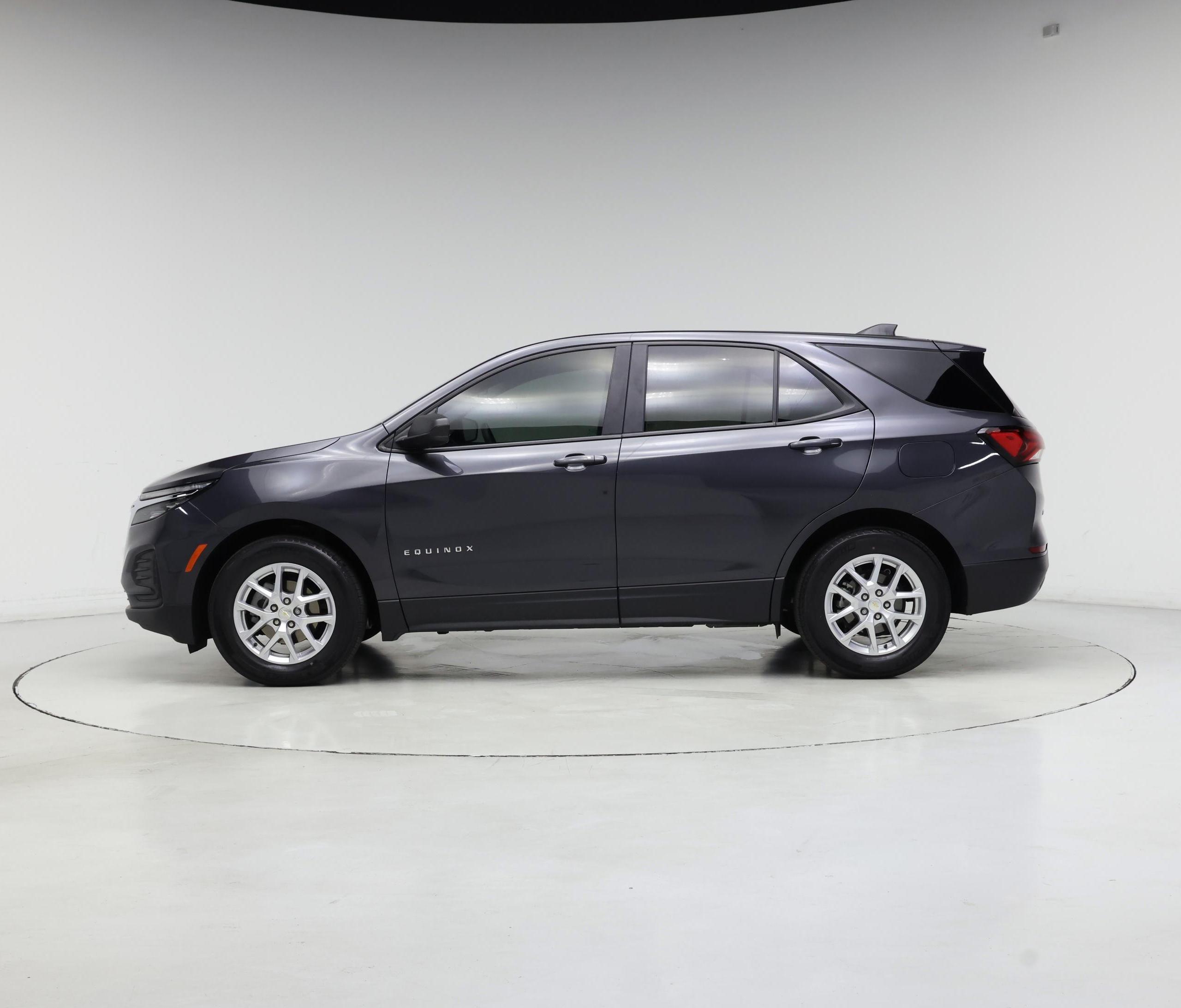 Thumbnail: 2022 Chevrolet Equinox - 3