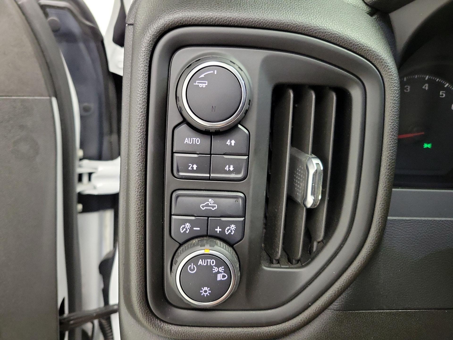 Thumbnail: 2021 Chevrolet Silverado 1500 - 13