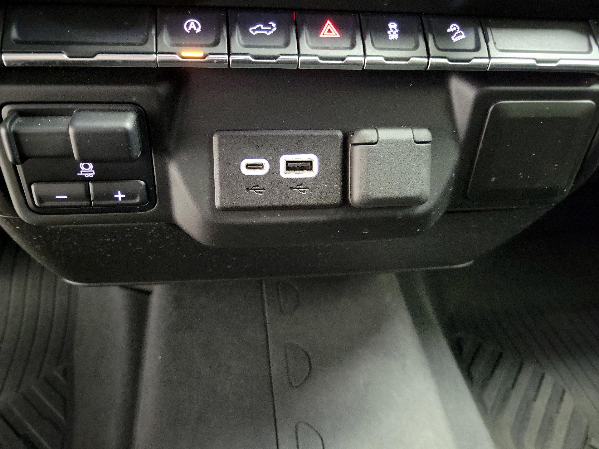 Thumbnail: 2021 Chevrolet Silverado 1500 - 18