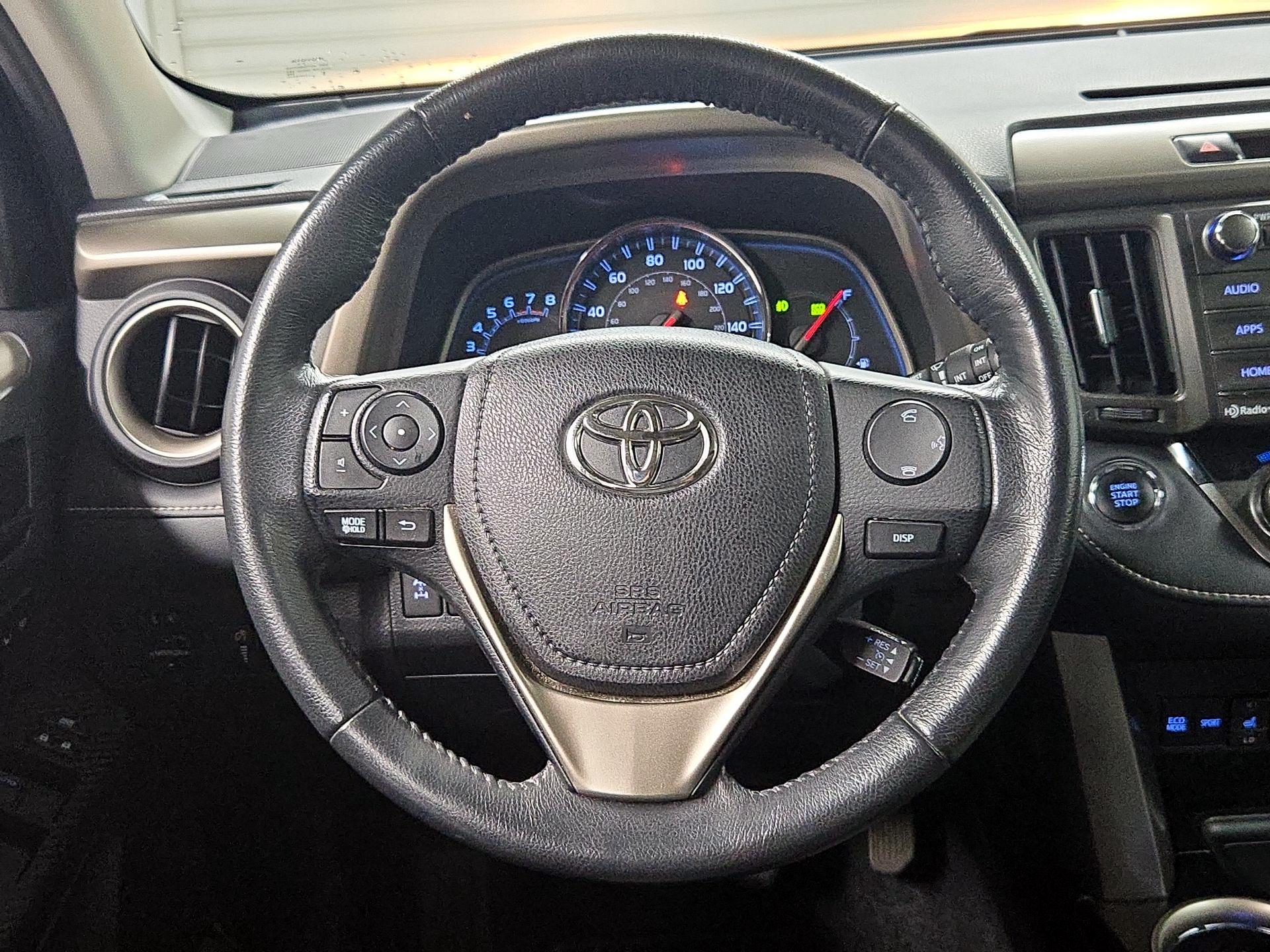 Thumbnail: 2015 Toyota RAV4 - 10
