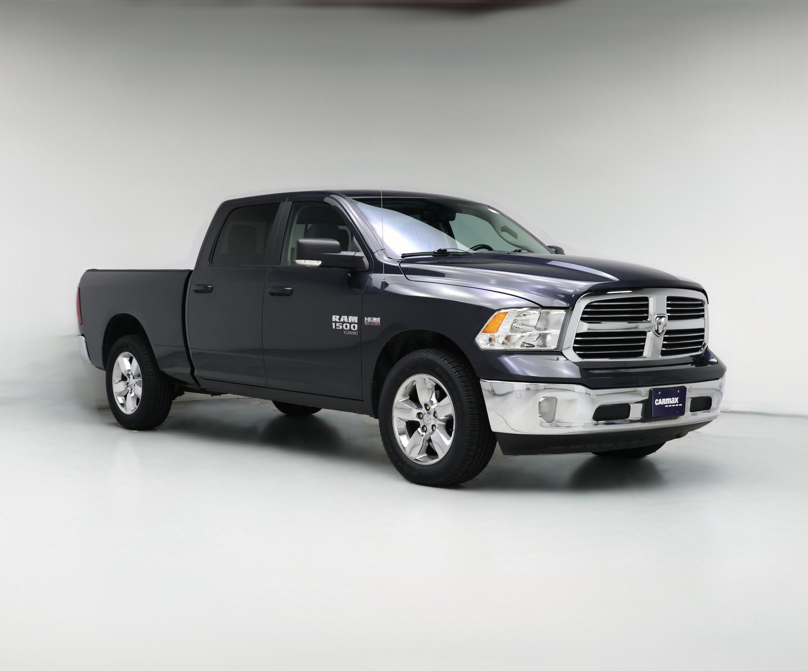 Thumbnail: 2019 RAM 1500 Classic - 1