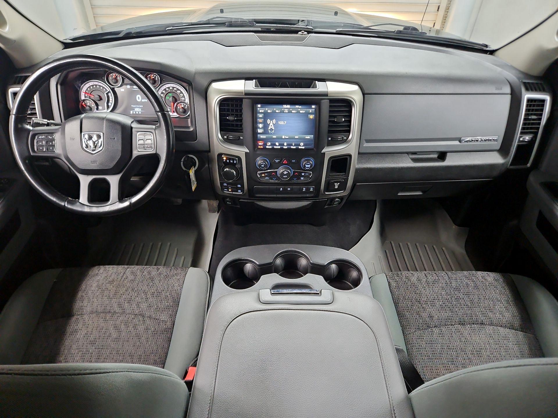 Thumbnail: 2019 RAM 1500 Classic - 9