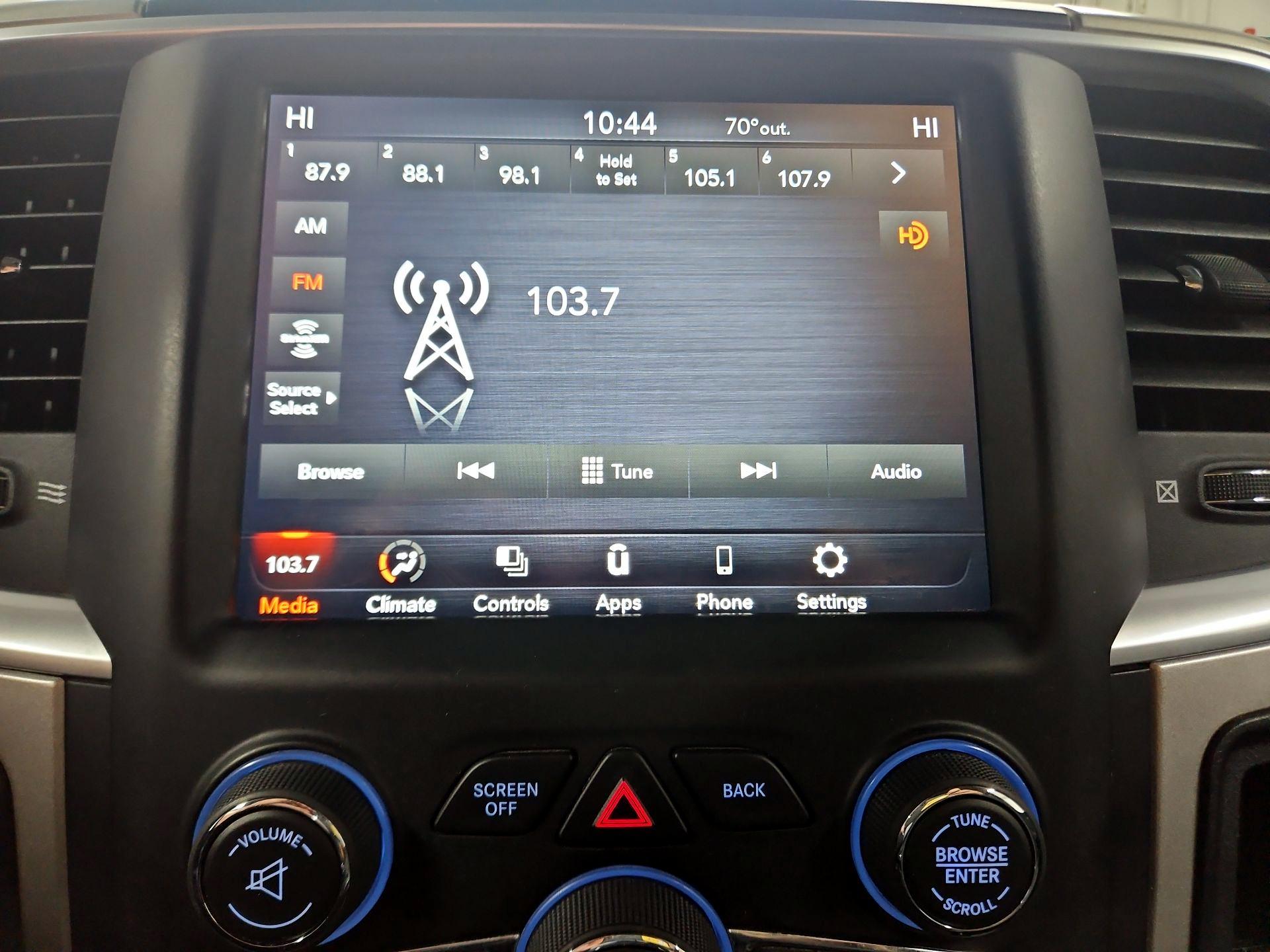 Thumbnail: 2019 RAM 1500 Classic - 15