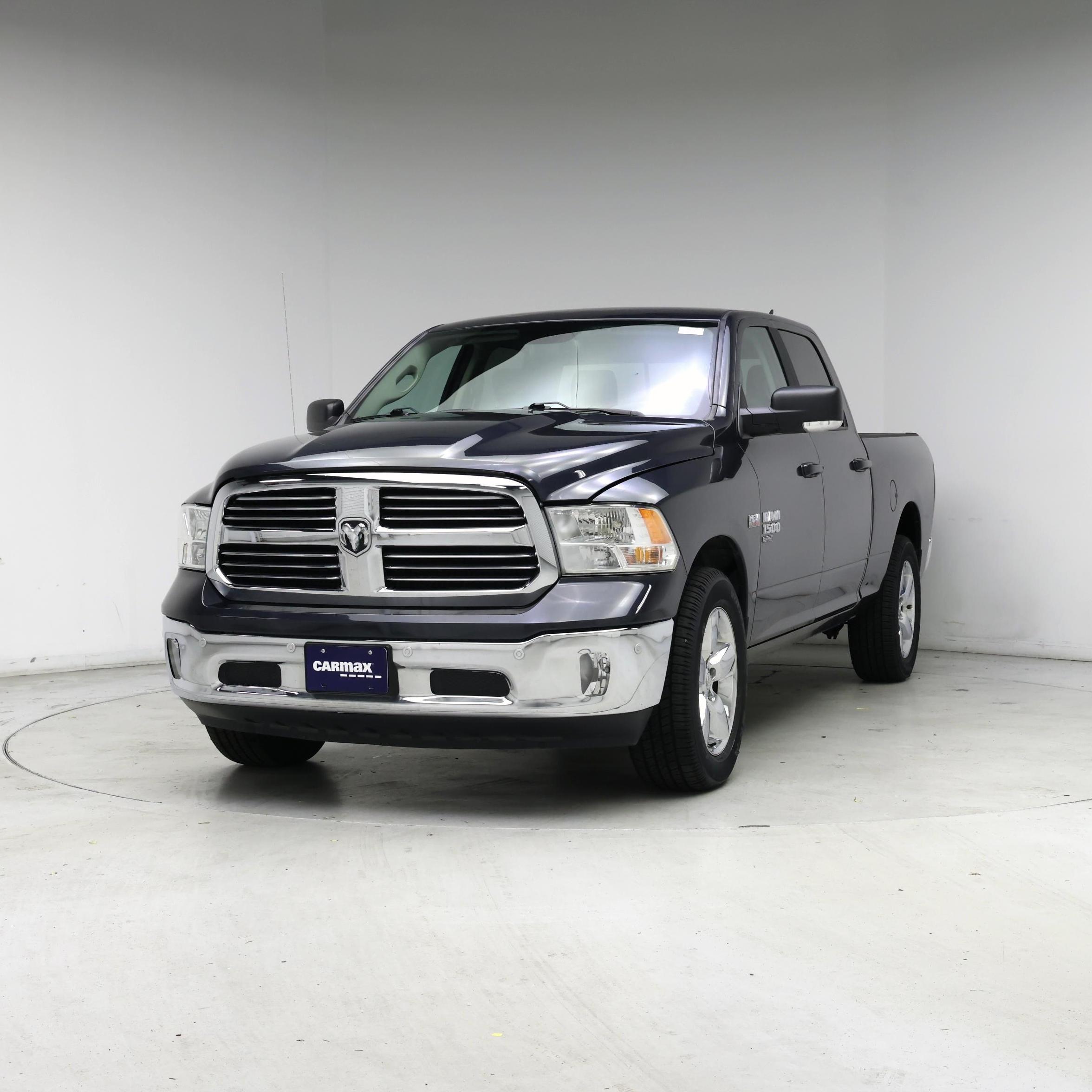 Thumbnail: 2019 RAM 1500 Classic - 4