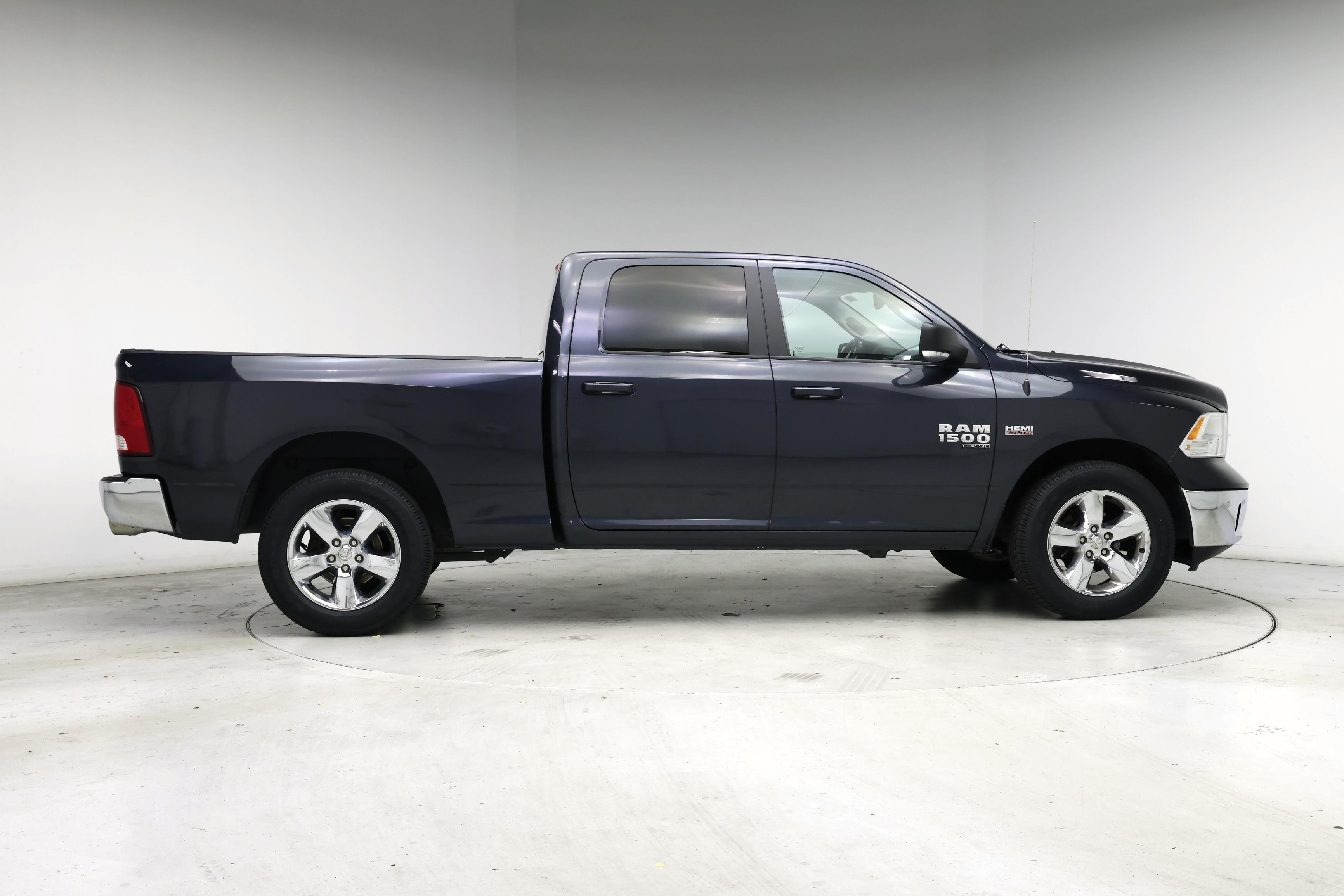 Thumbnail: 2019 RAM 1500 Classic - 7
