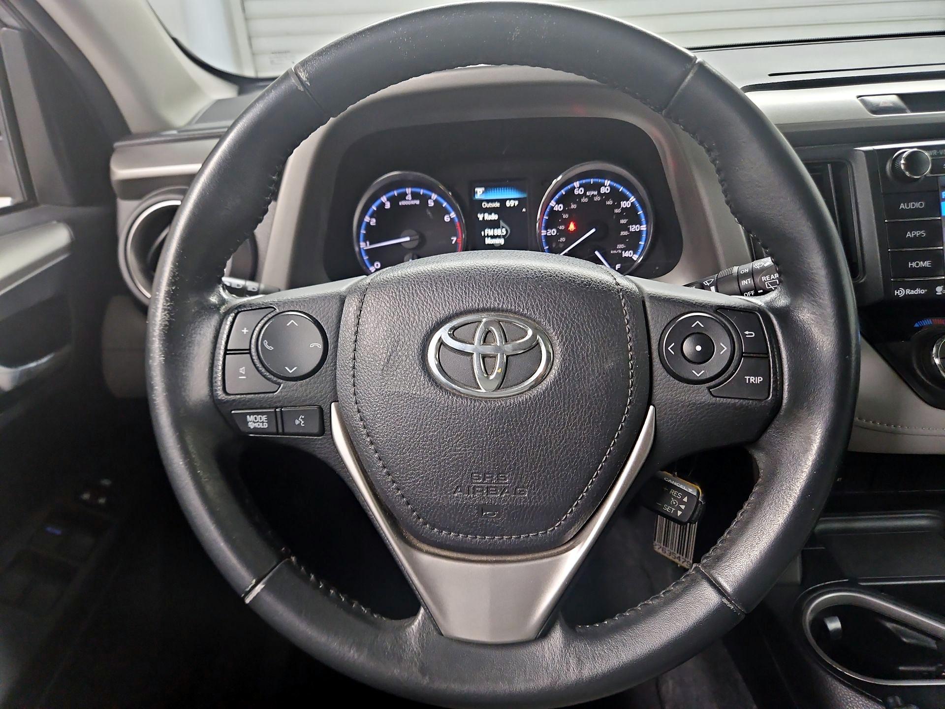 Thumbnail: 2016 Toyota RAV4 - 10