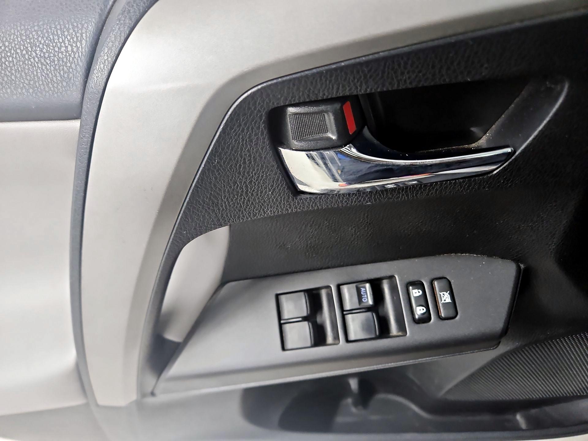 Thumbnail: 2016 Toyota RAV4 - 12