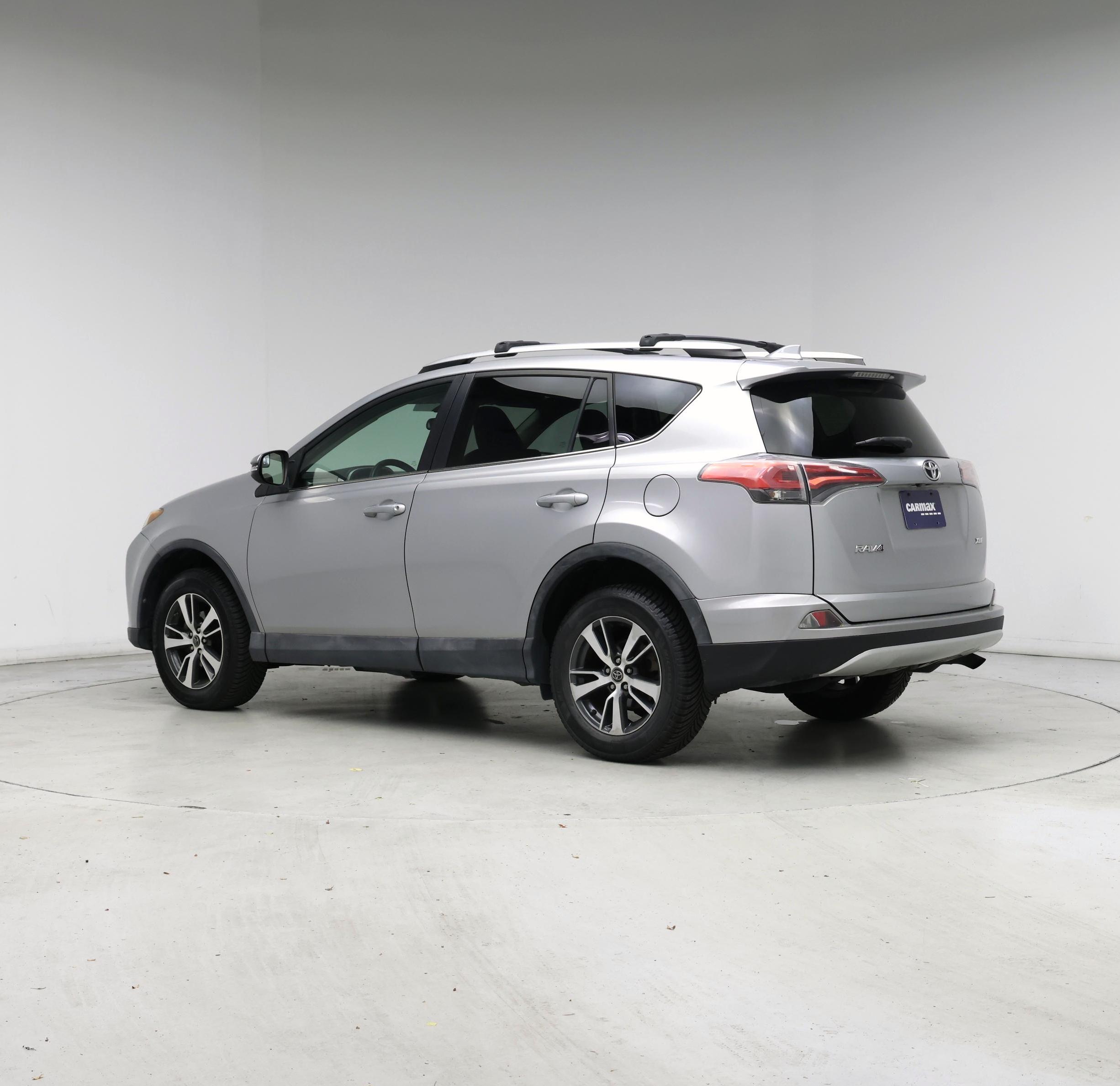 Thumbnail: 2016 Toyota RAV4 - 2