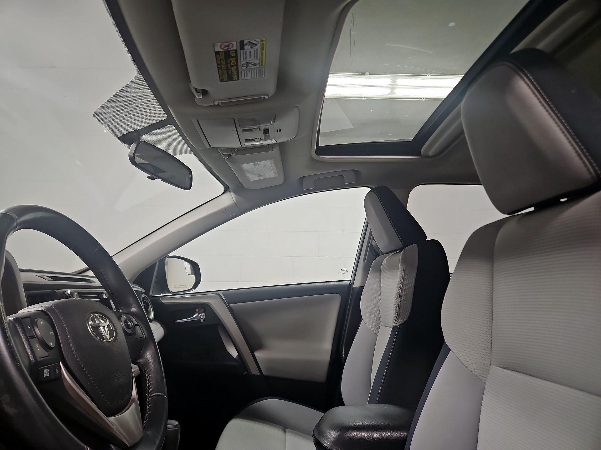 Thumbnail: 2016 Toyota RAV4 - 19