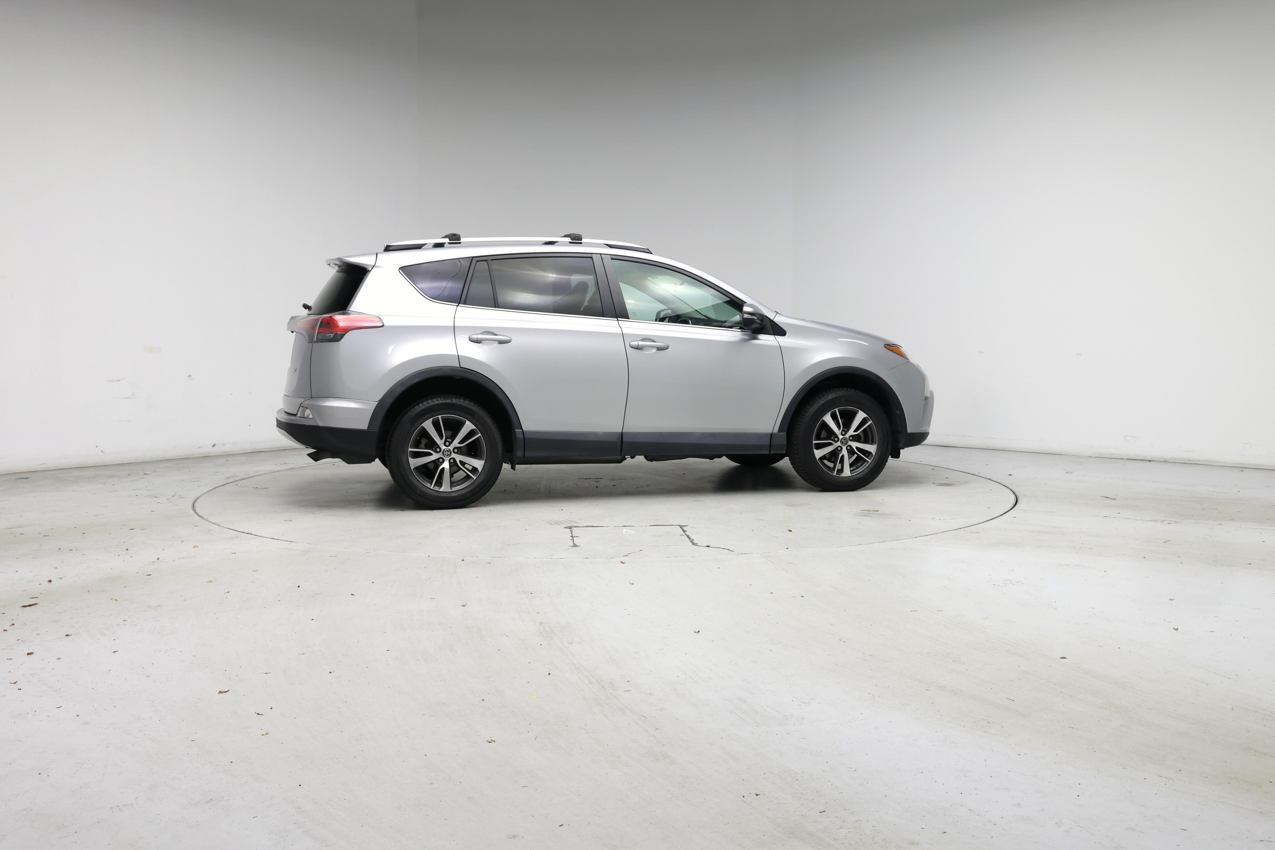 Thumbnail: 2016 Toyota RAV4 - 7