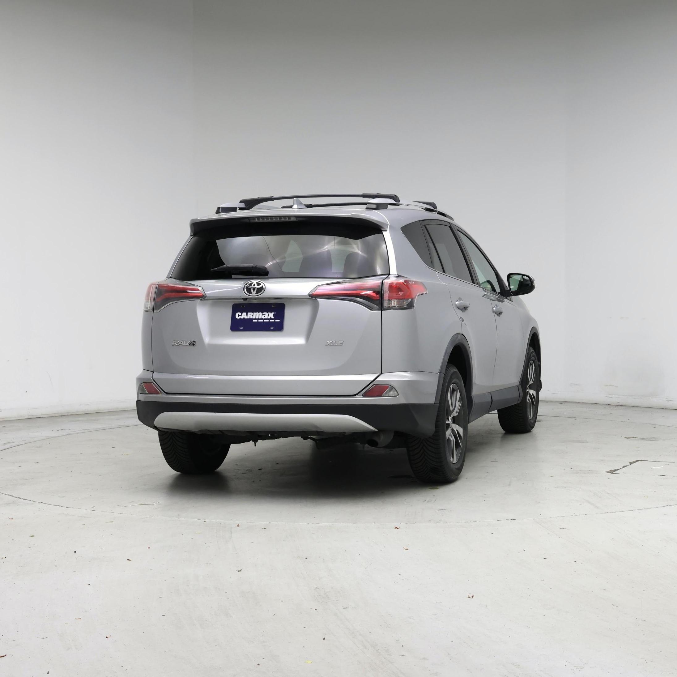 Thumbnail: 2016 Toyota RAV4 - 8