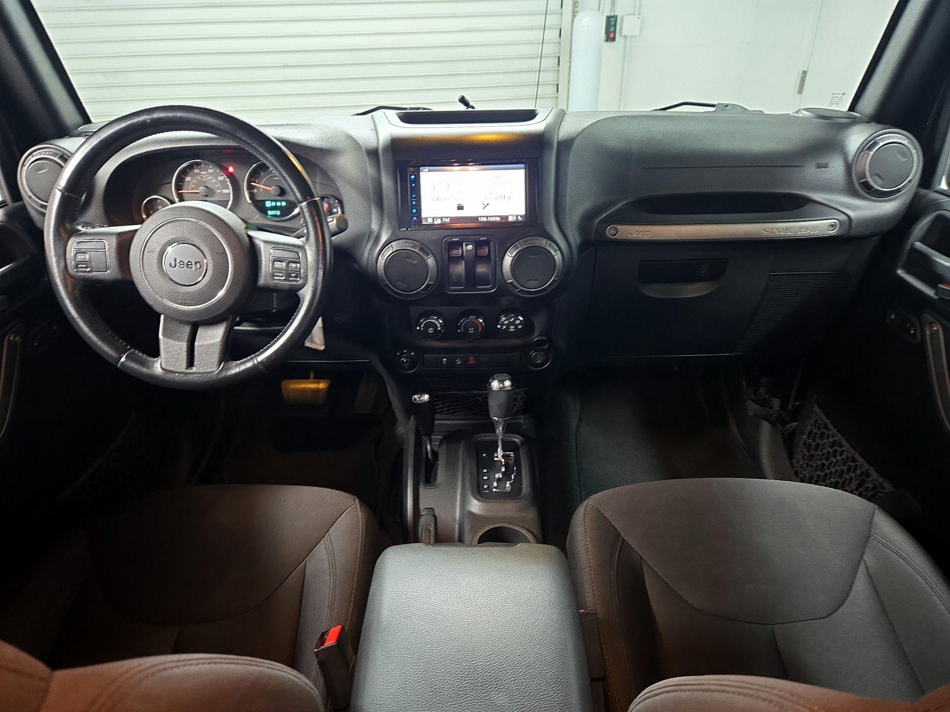 Thumbnail: 2015 Jeep Wrangler - 9