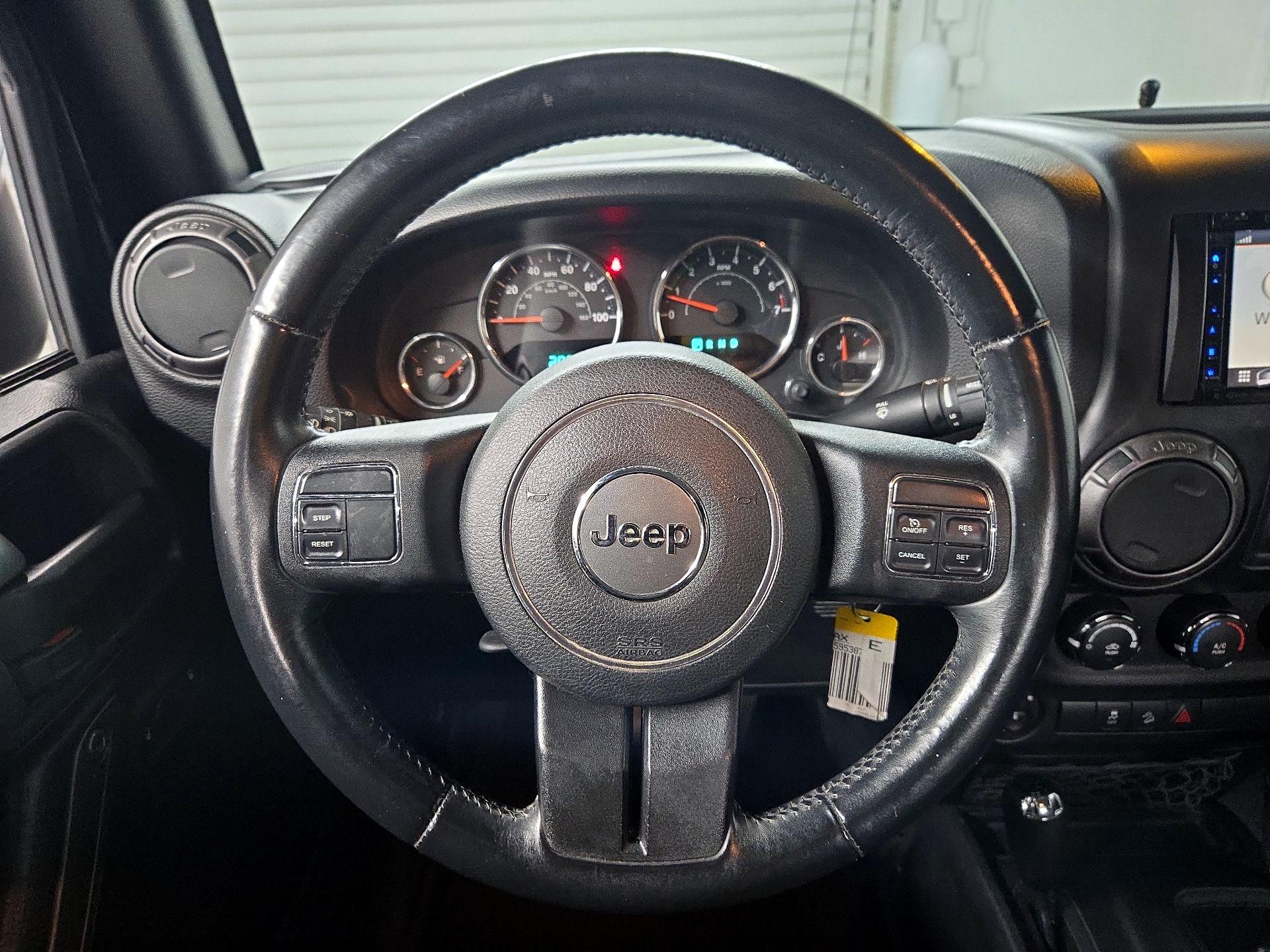 Thumbnail: 2015 Jeep Wrangler - 10