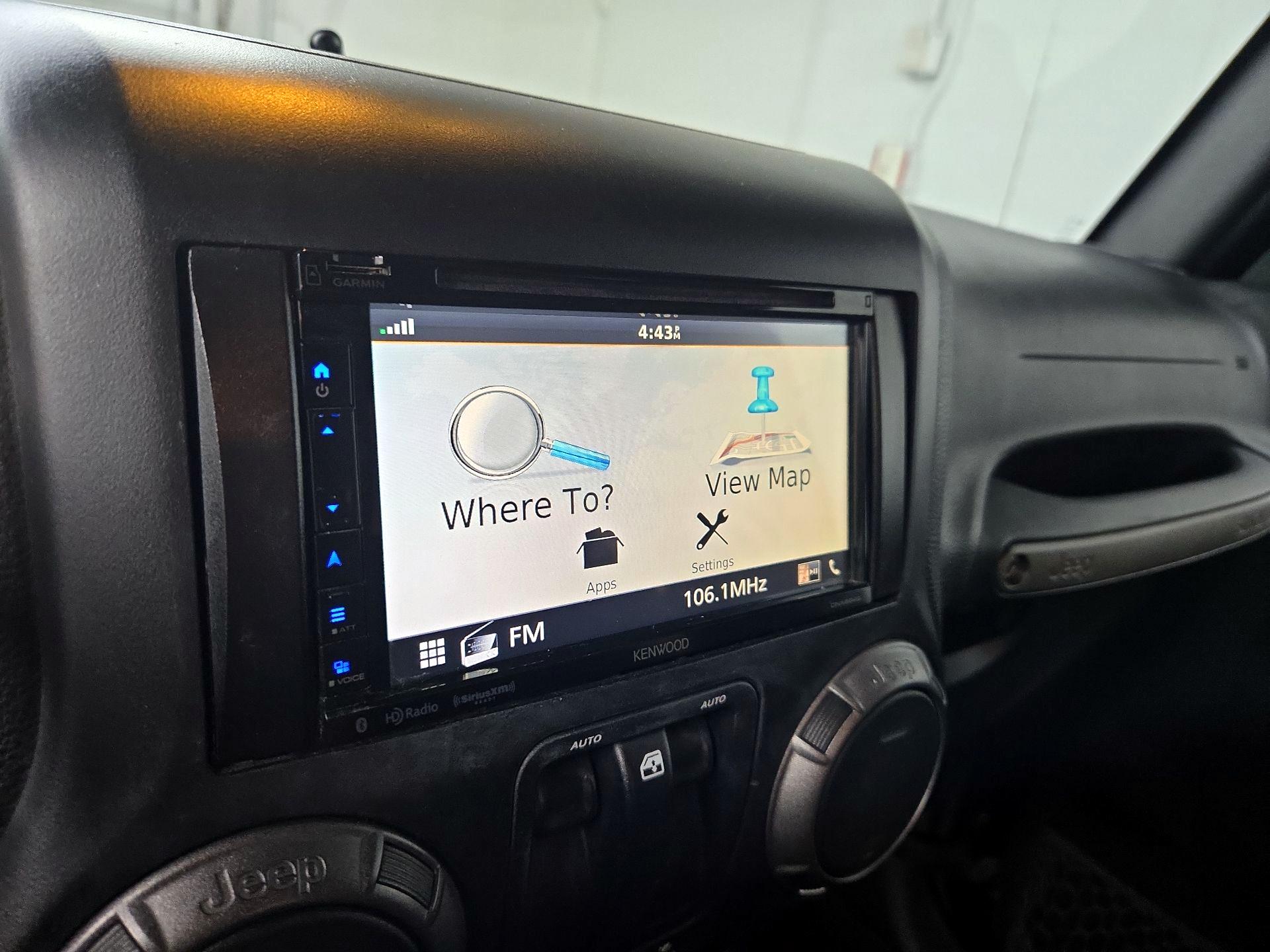 Thumbnail: 2015 Jeep Wrangler - 14