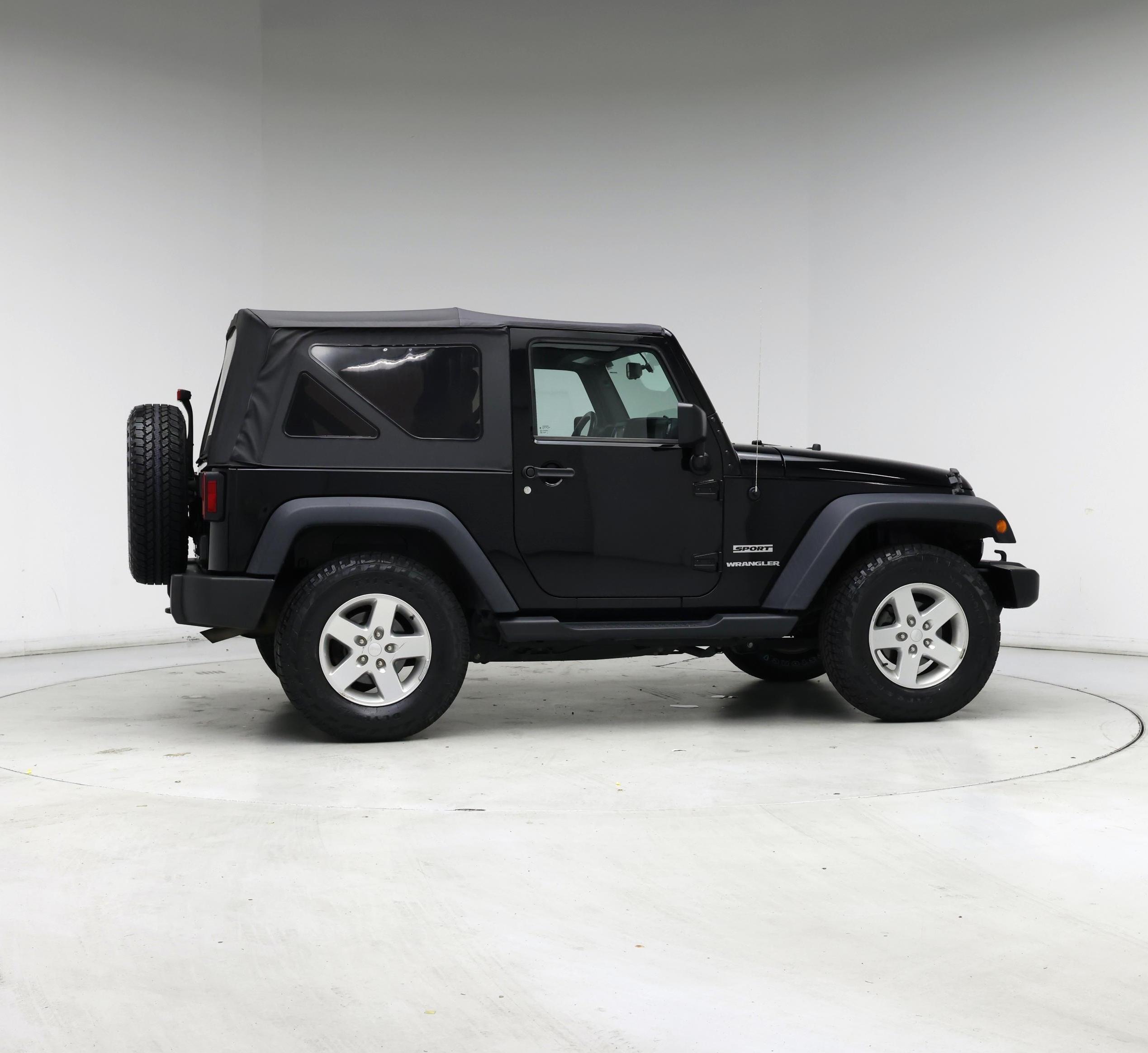 Thumbnail: 2015 Jeep Wrangler - 7