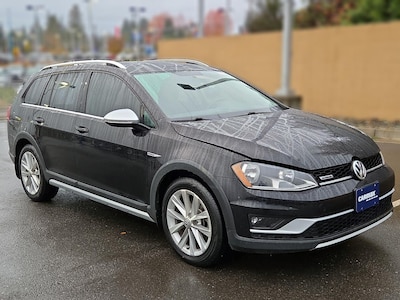 Black 2017 Volkswagen Golf Alltrack S
