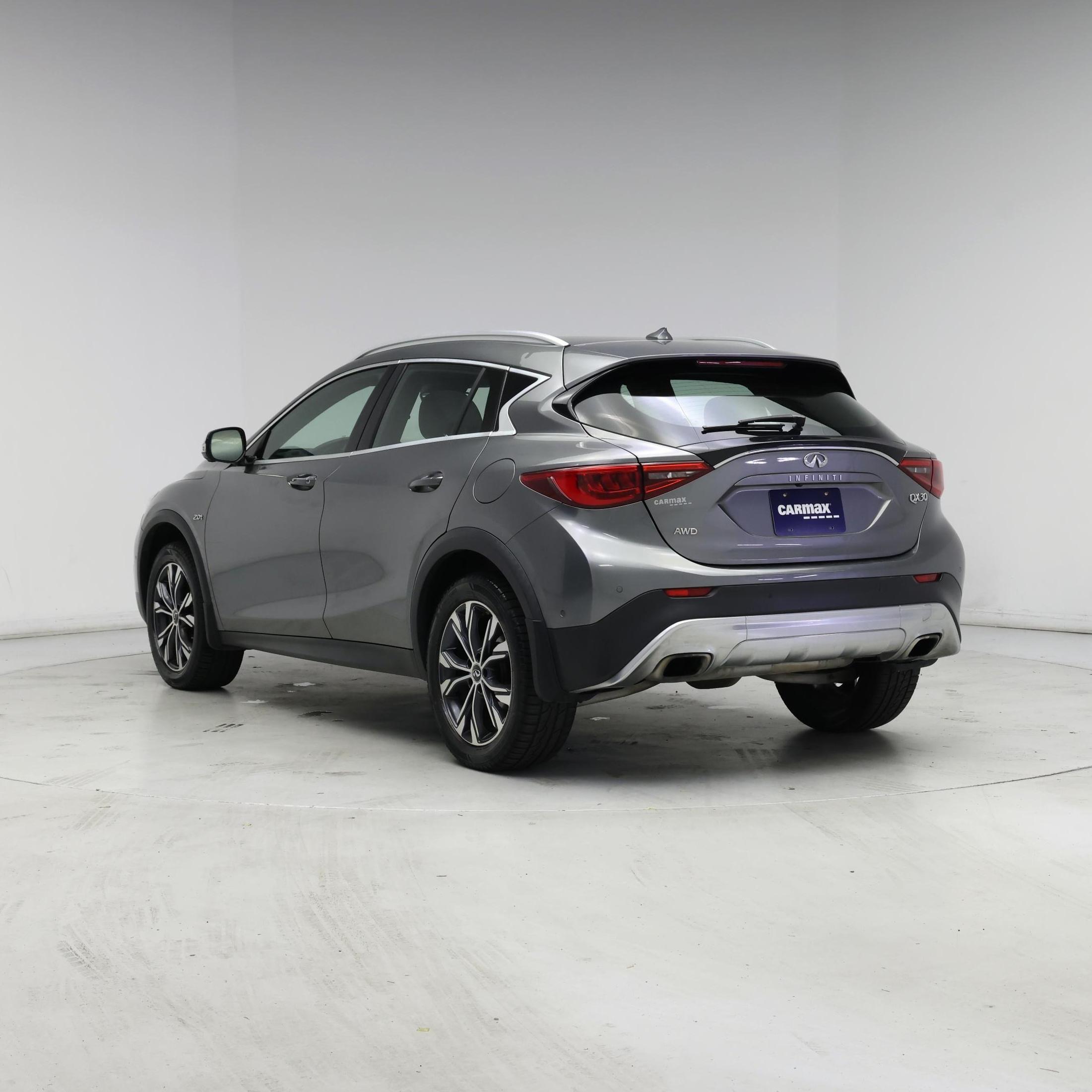 Thumbnail: 2017 INFINITI QX30 - 2