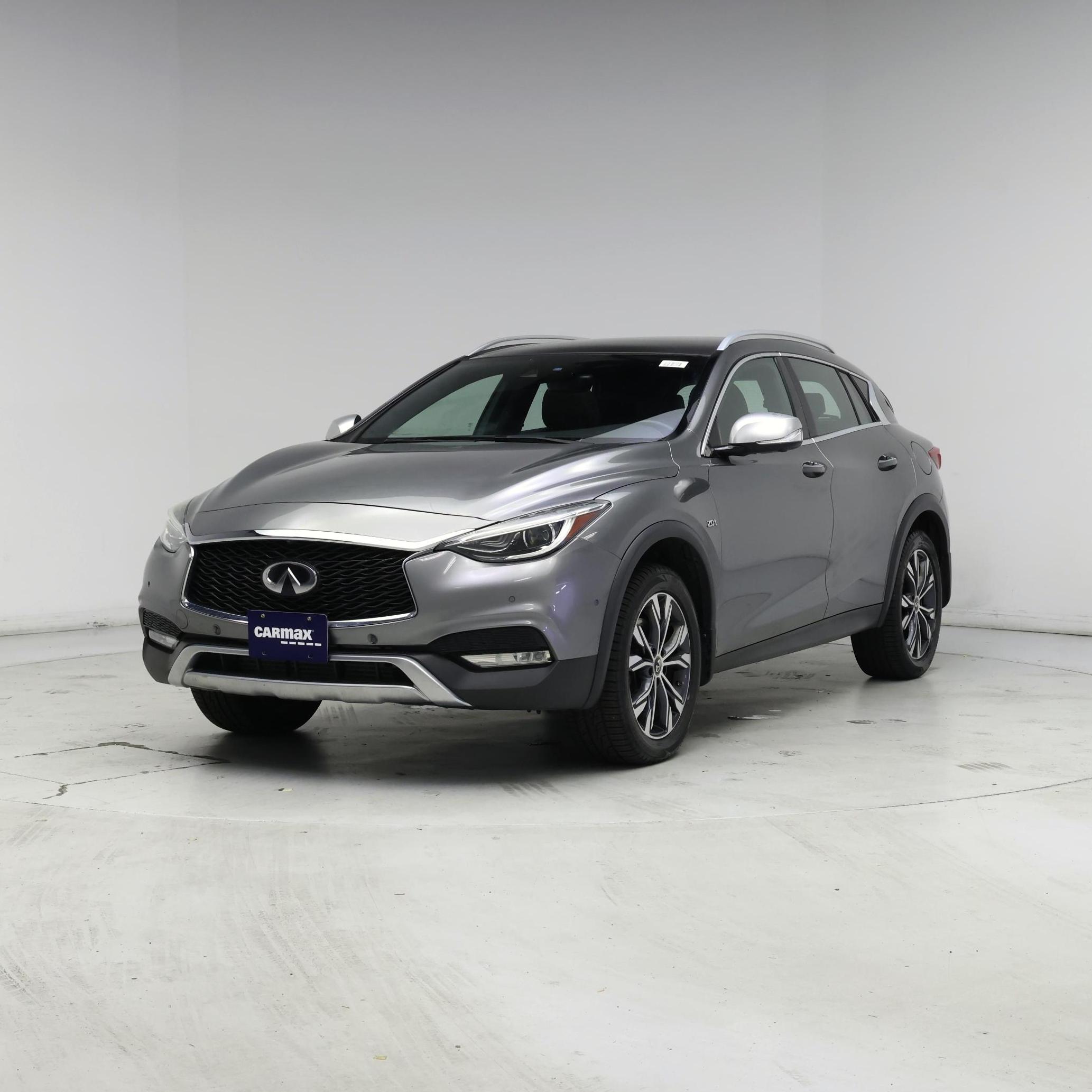 Thumbnail: 2017 INFINITI QX30 - 4