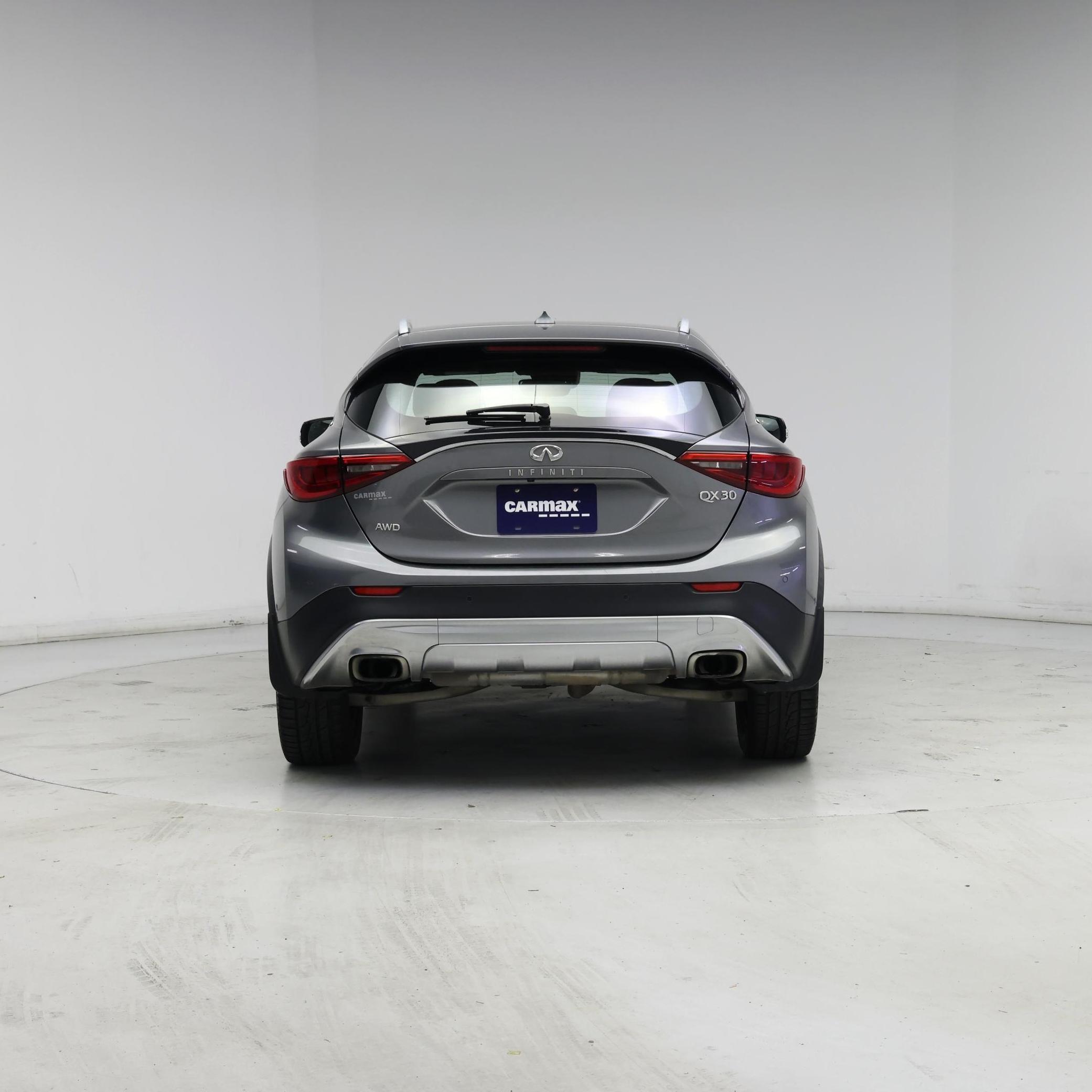 Thumbnail: 2017 INFINITI QX30 - 6