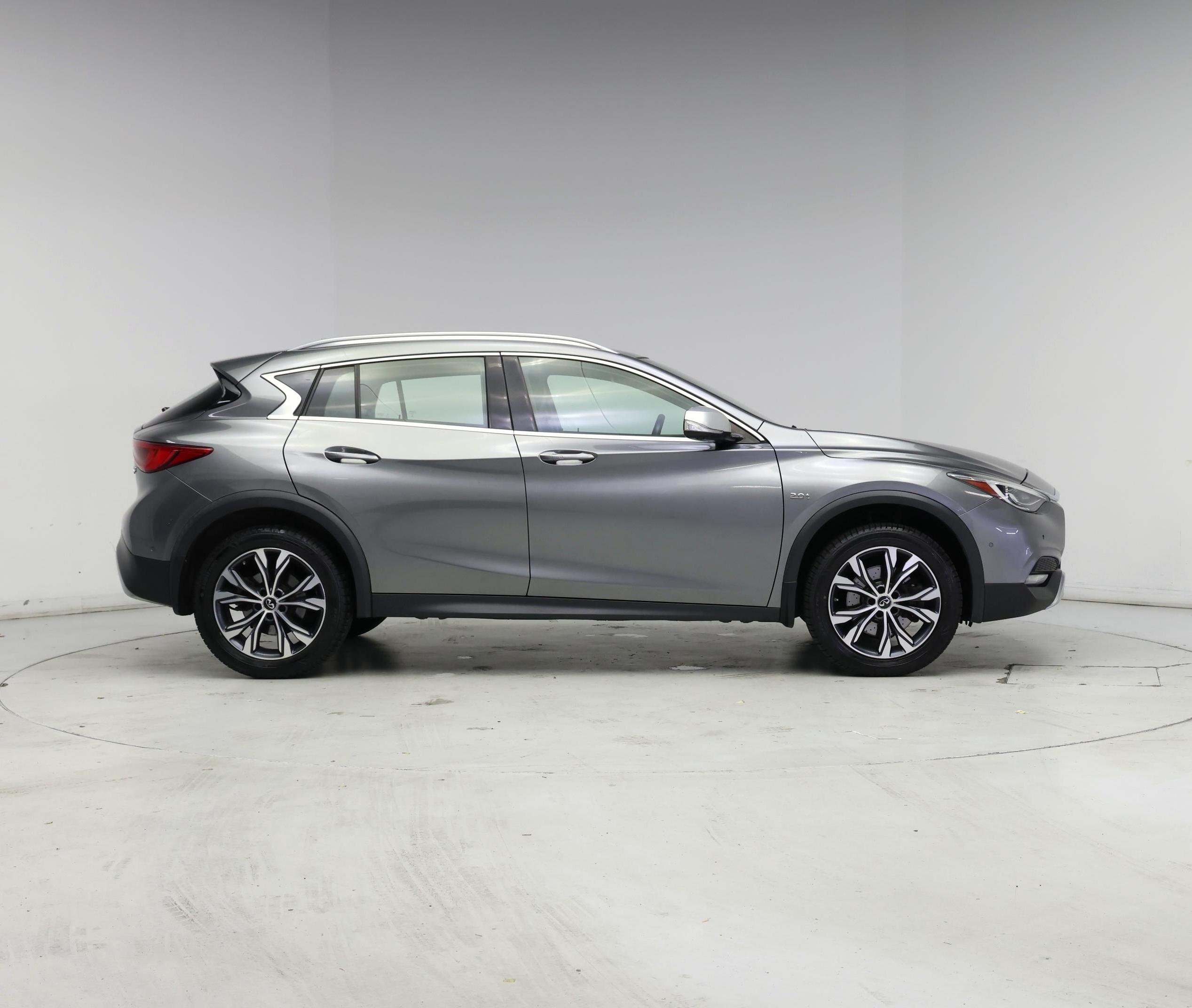 Thumbnail: 2017 INFINITI QX30 - 7