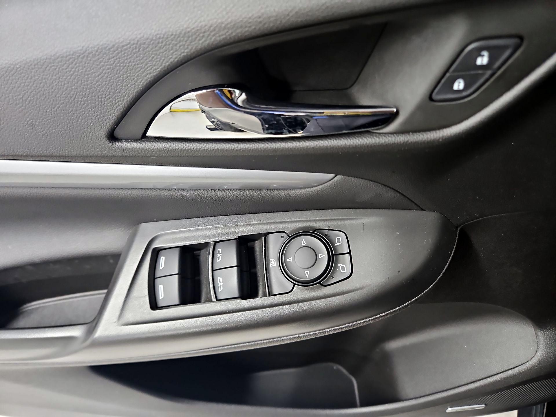 Thumbnail: 2023 Chevrolet Bolt EUV - 12