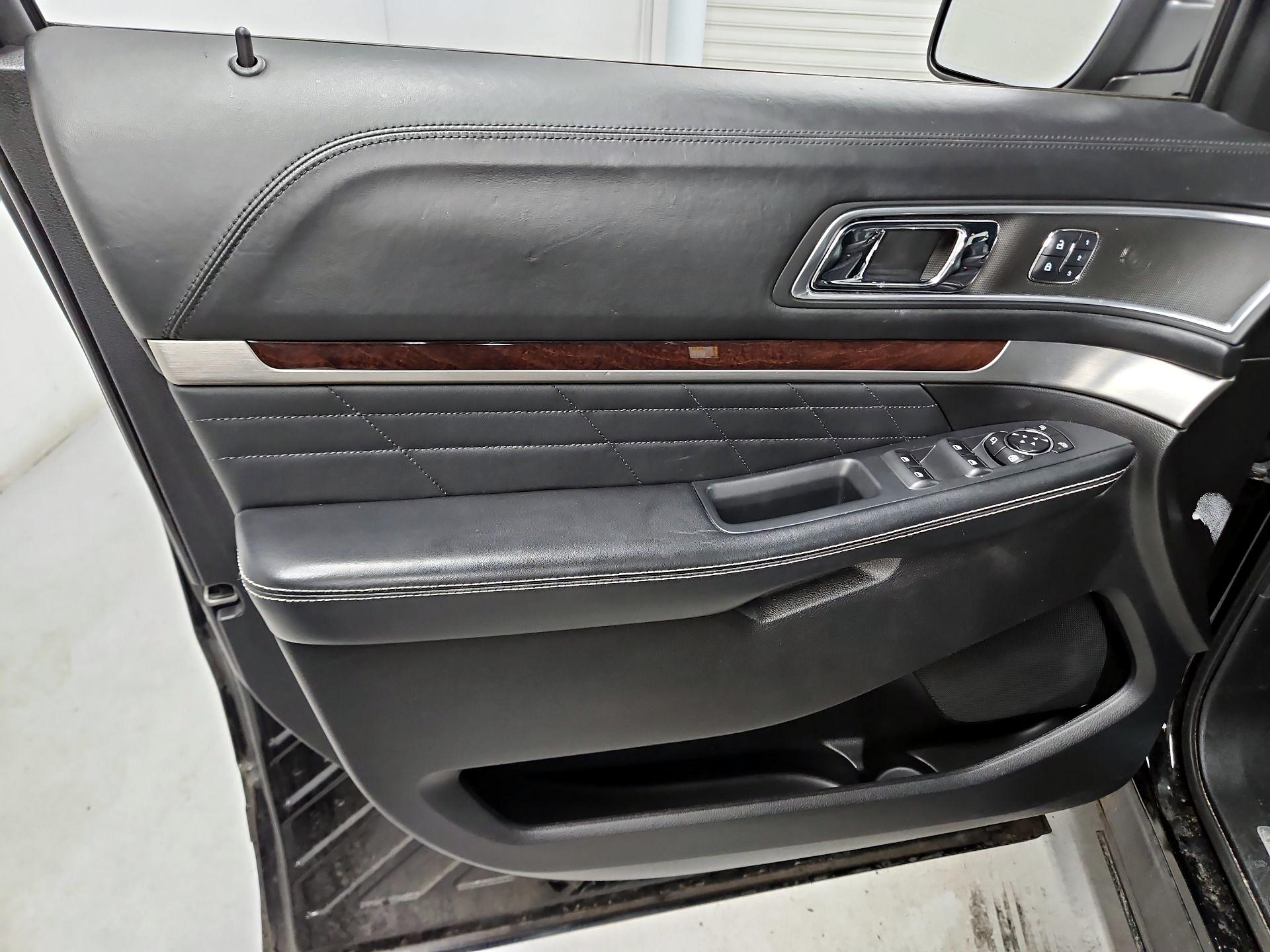 Thumbnail: 2017 Ford Explorer - 12