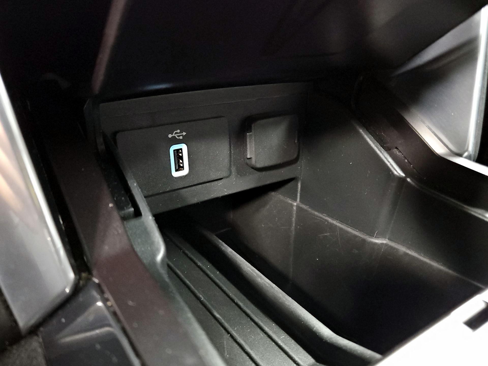 Thumbnail: 2017 Ford Explorer - 19