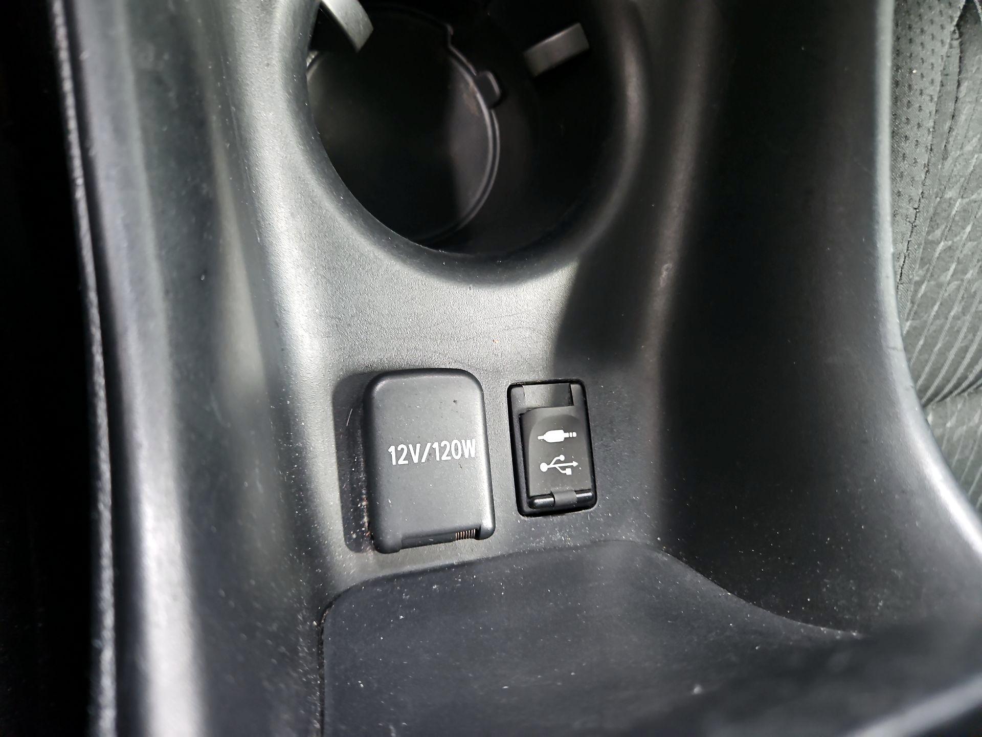 Thumbnail: 2017 Toyota Prius - 18