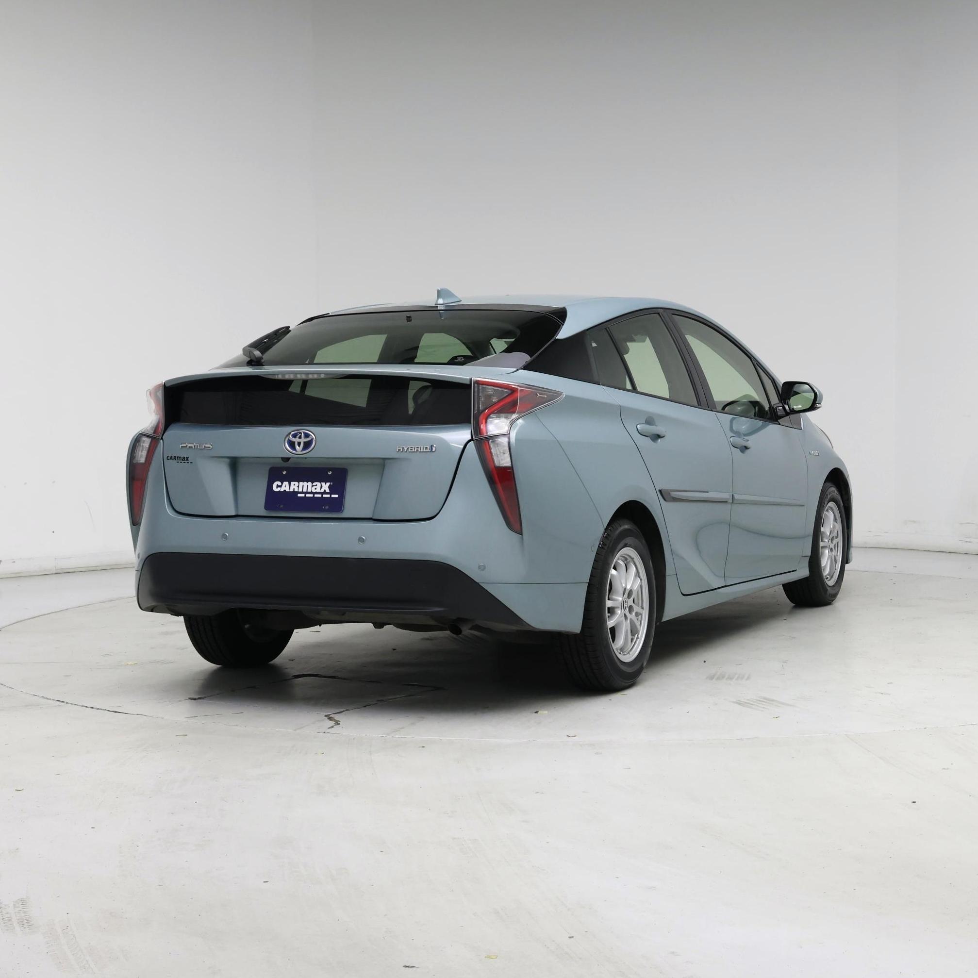 Thumbnail: 2017 Toyota Prius - 8