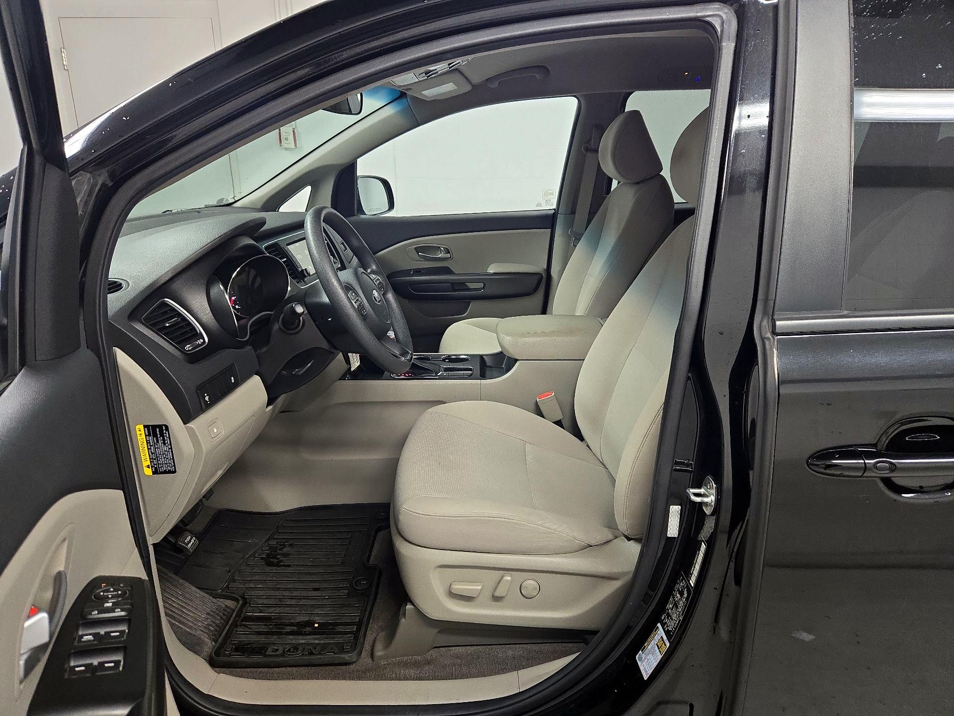 Thumbnail: 2019 Kia Sedona - 11