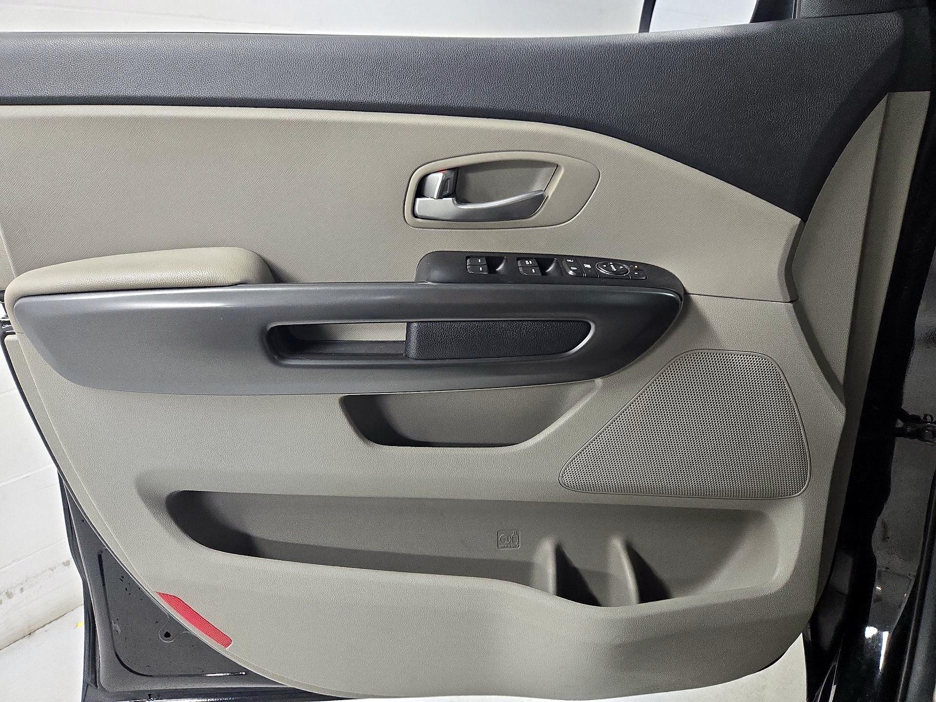 Thumbnail: 2019 Kia Sedona - 12