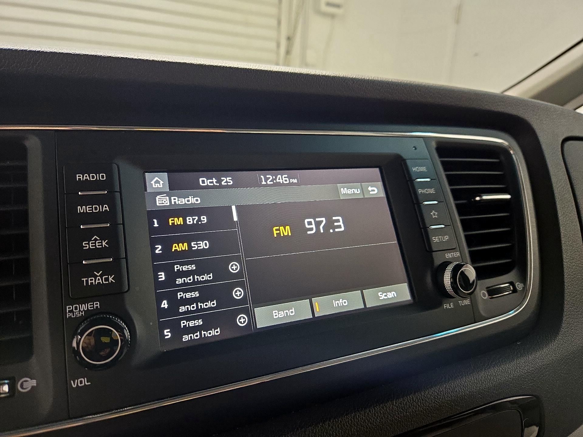 Thumbnail: 2019 Kia Sedona - 15