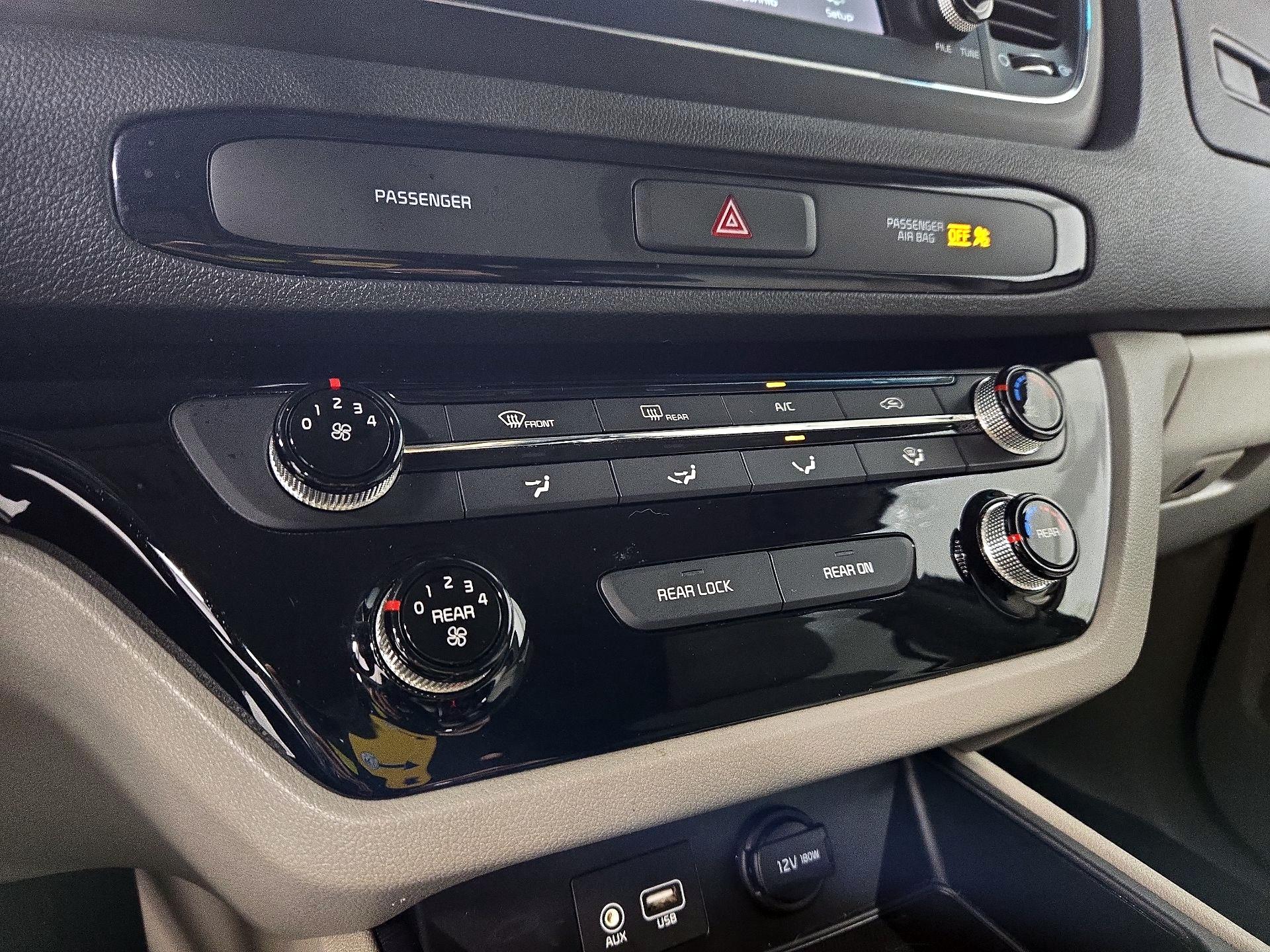 Thumbnail: 2019 Kia Sedona - 16