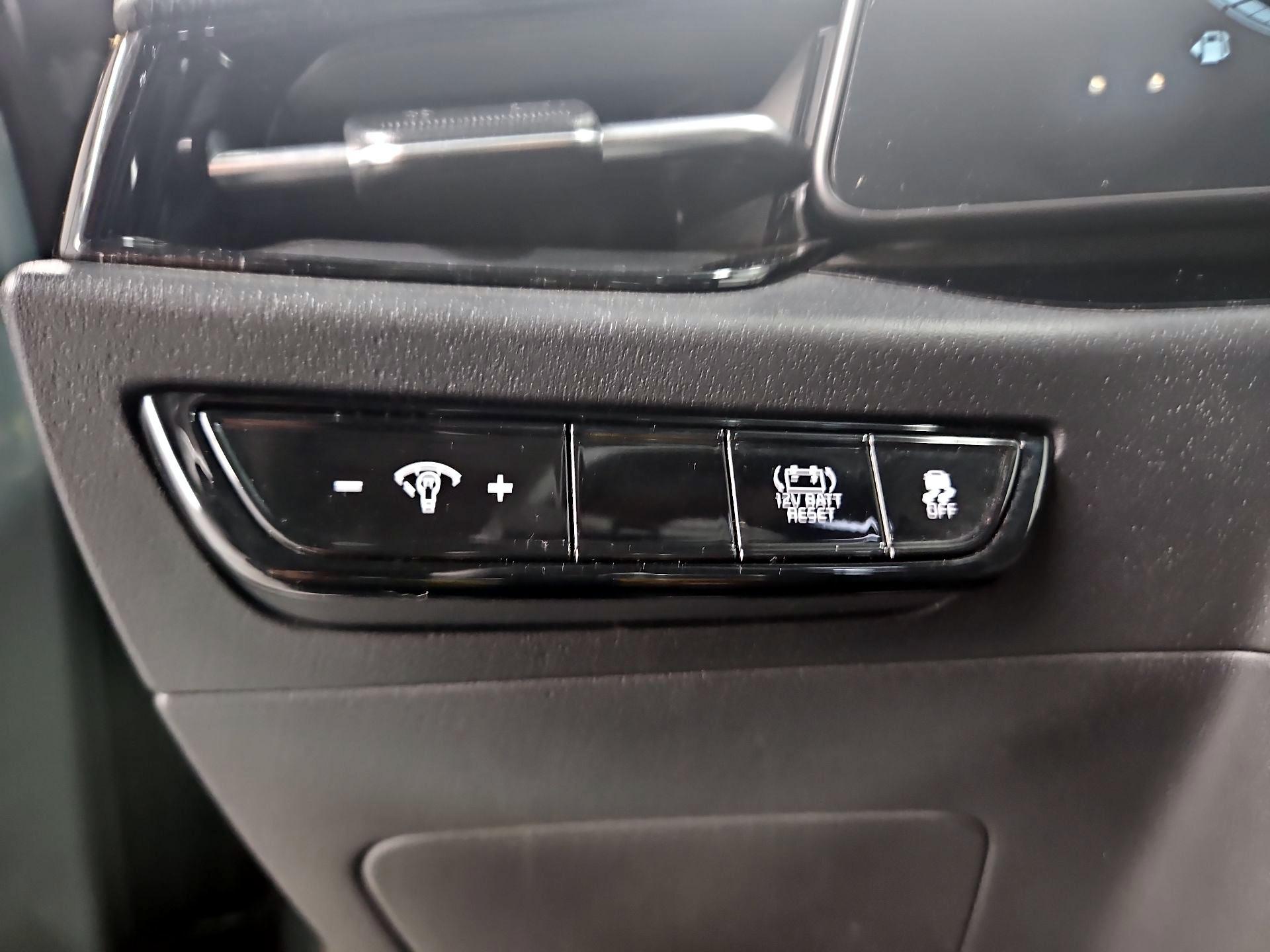 Thumbnail: 2023 Kia Niro - 13