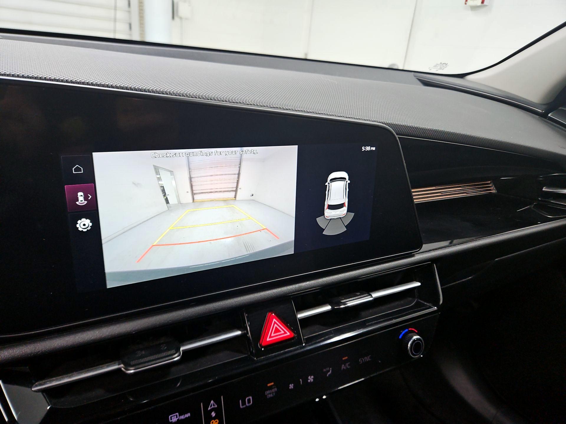 Thumbnail: 2023 Kia Niro - 15