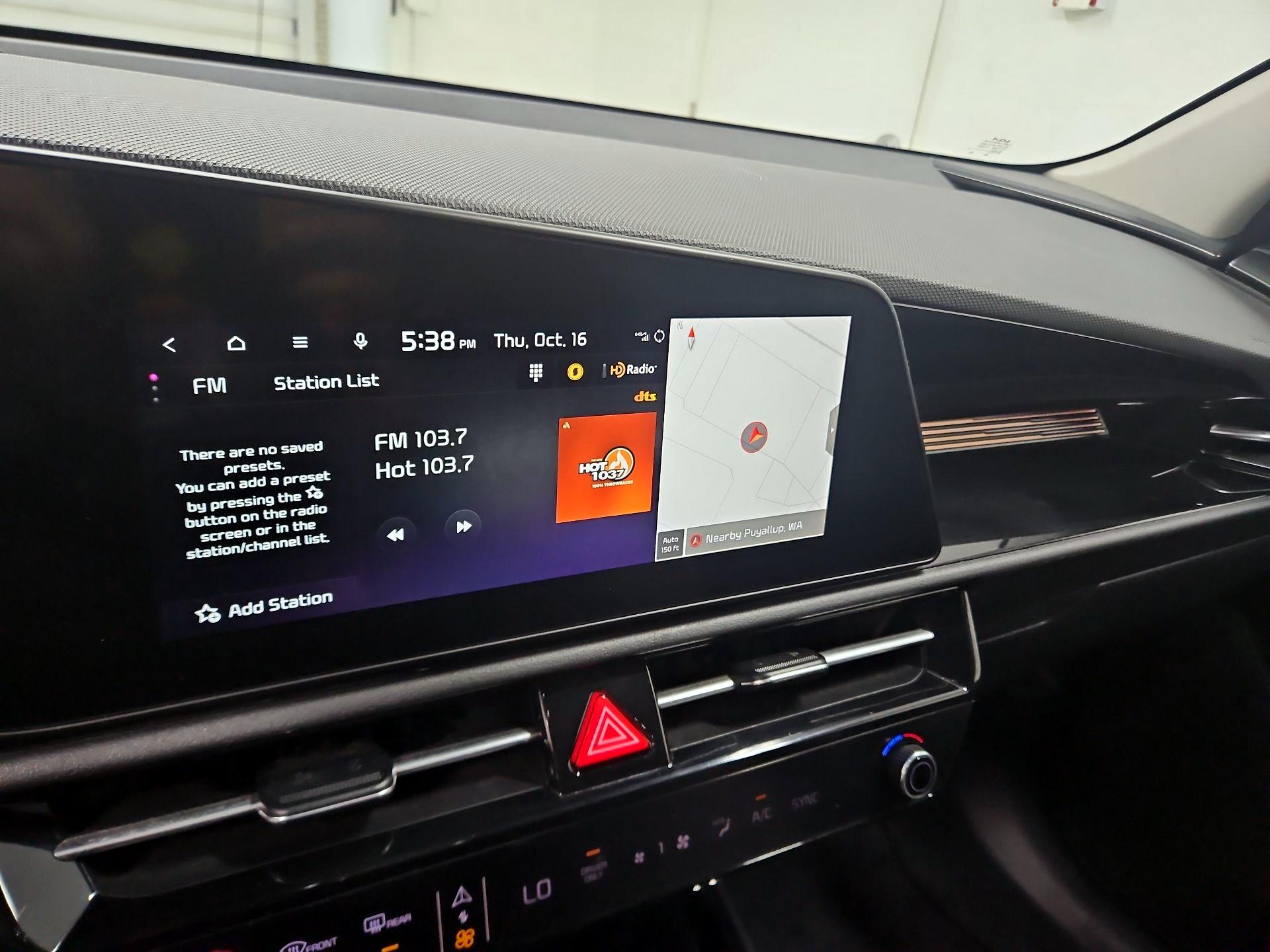 Thumbnail: 2023 Kia Niro - 16