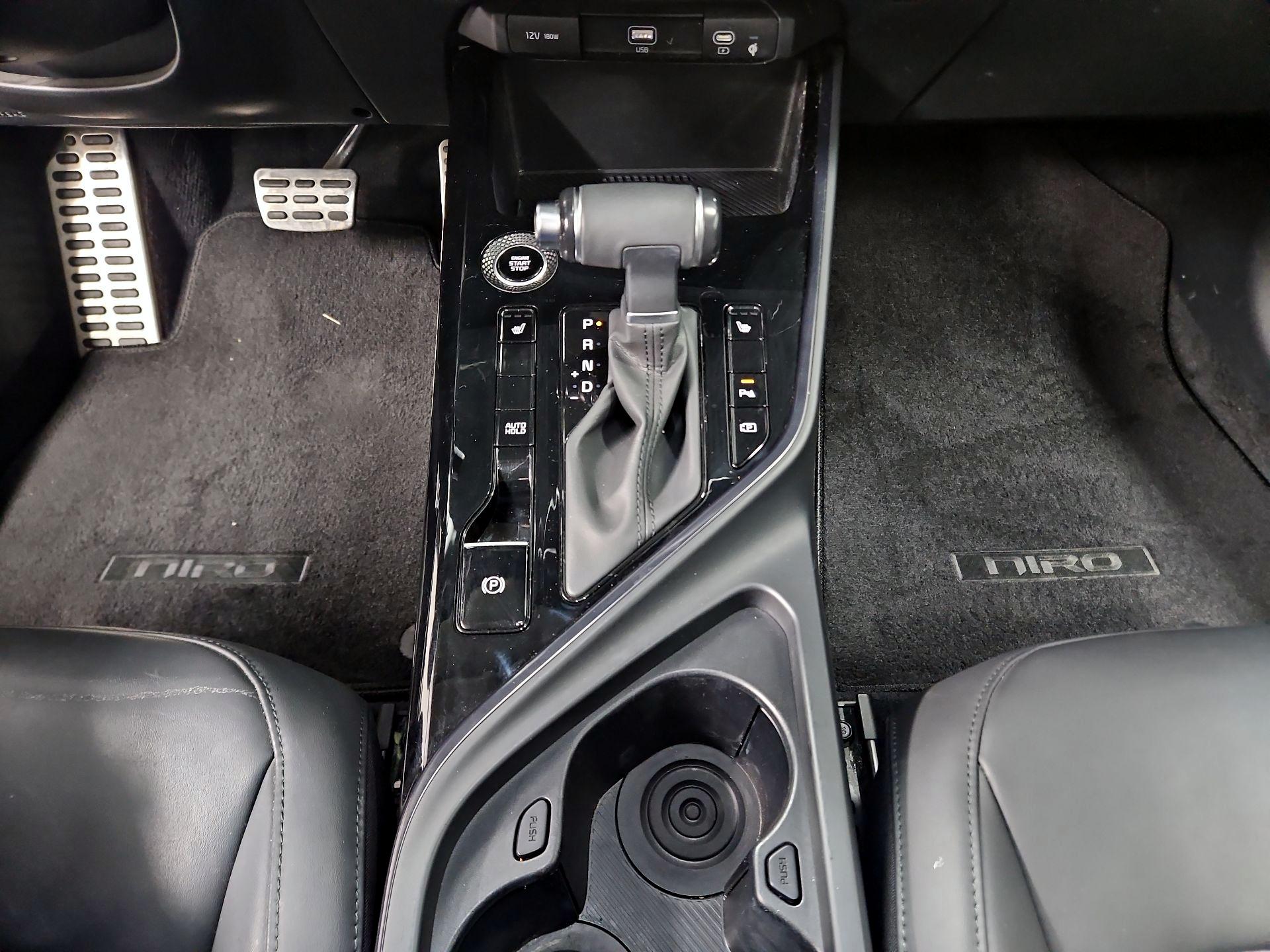 Thumbnail: 2023 Kia Niro - 18