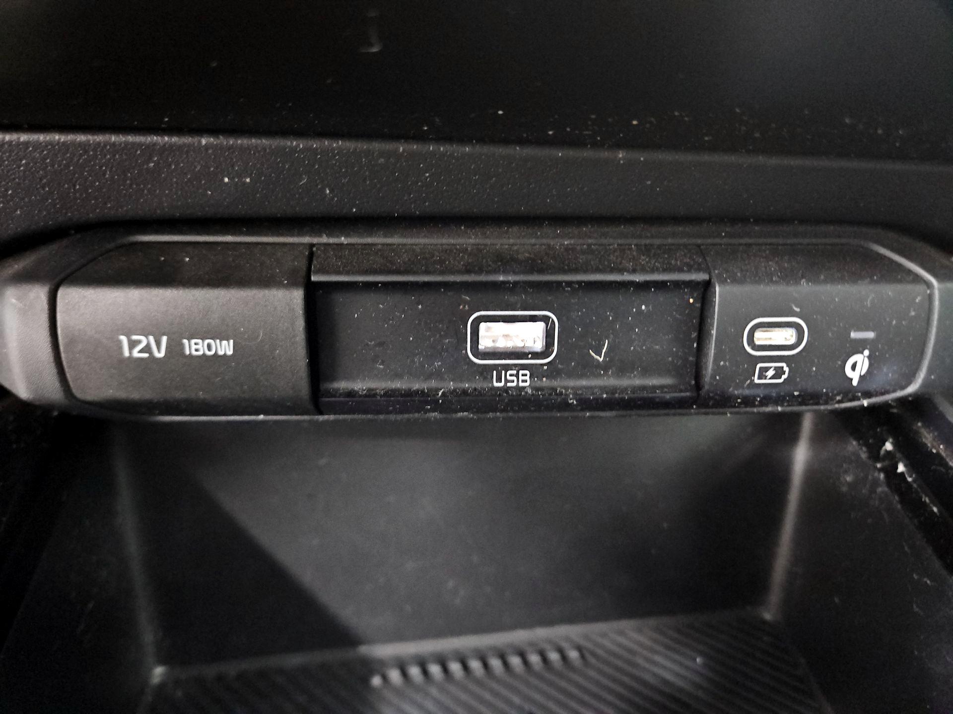 Thumbnail: 2023 Kia Niro - 19