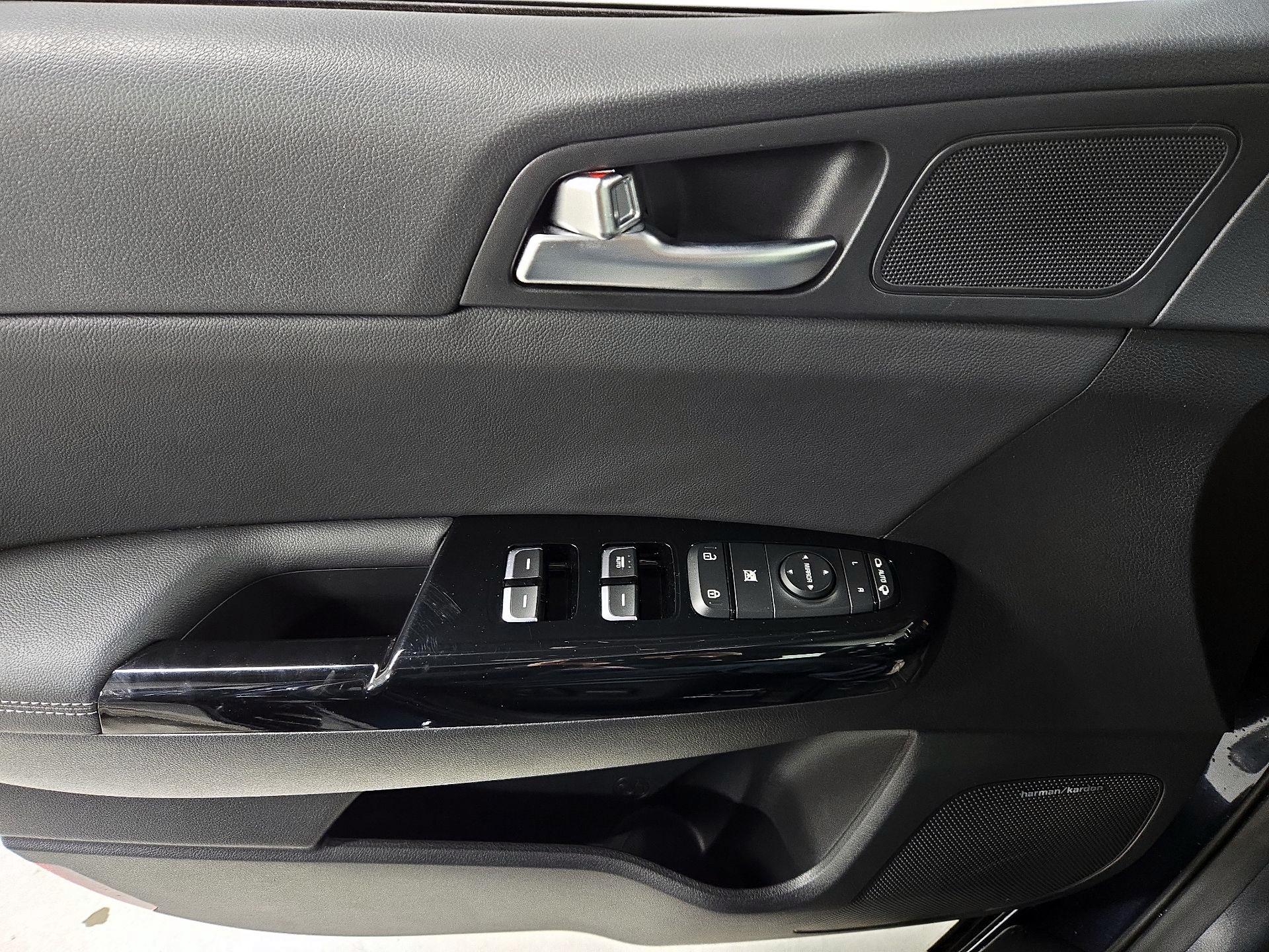 Thumbnail: 2020 Kia Sportage - 12