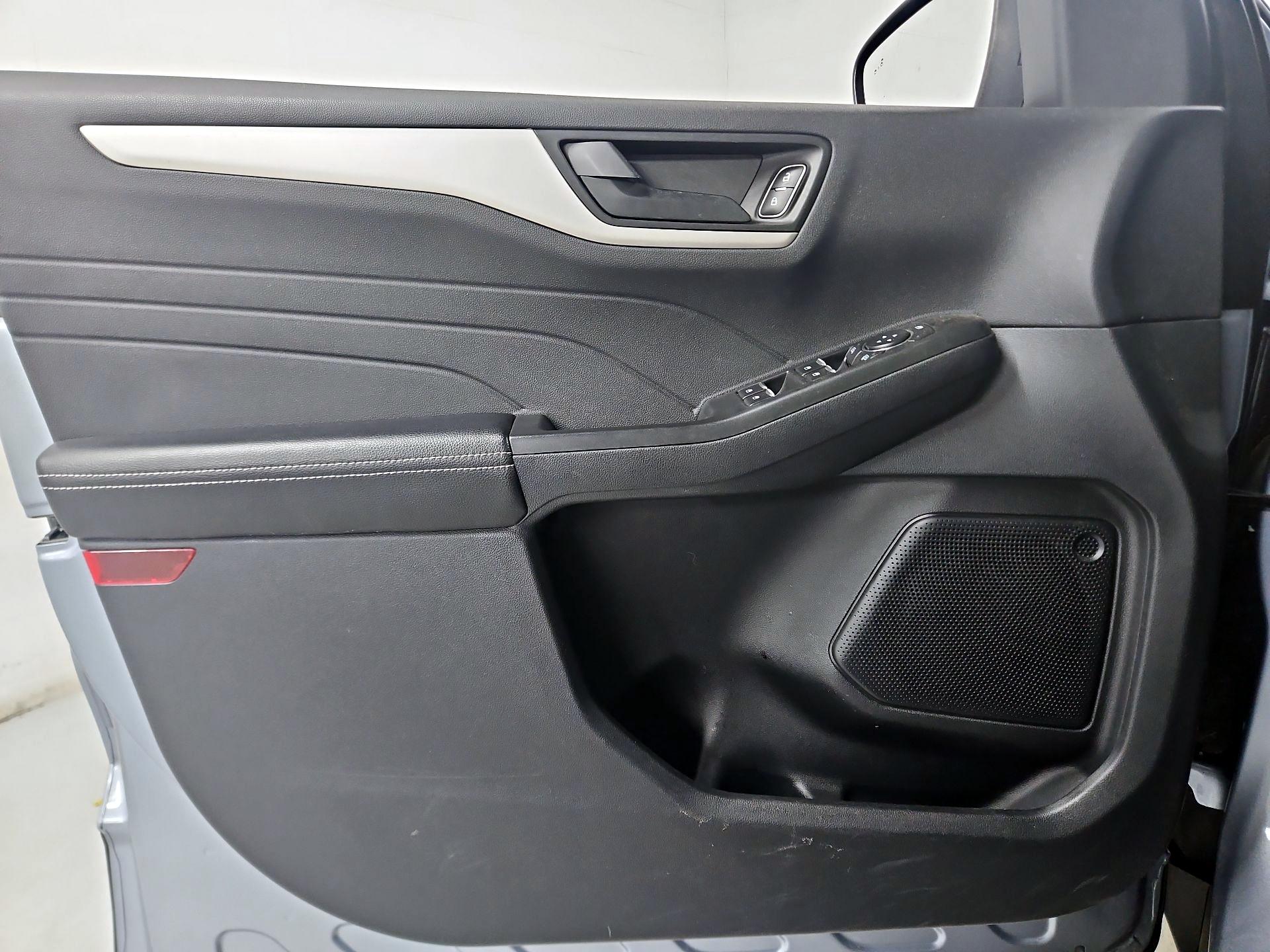 Thumbnail: 2022 Ford Escape - 12