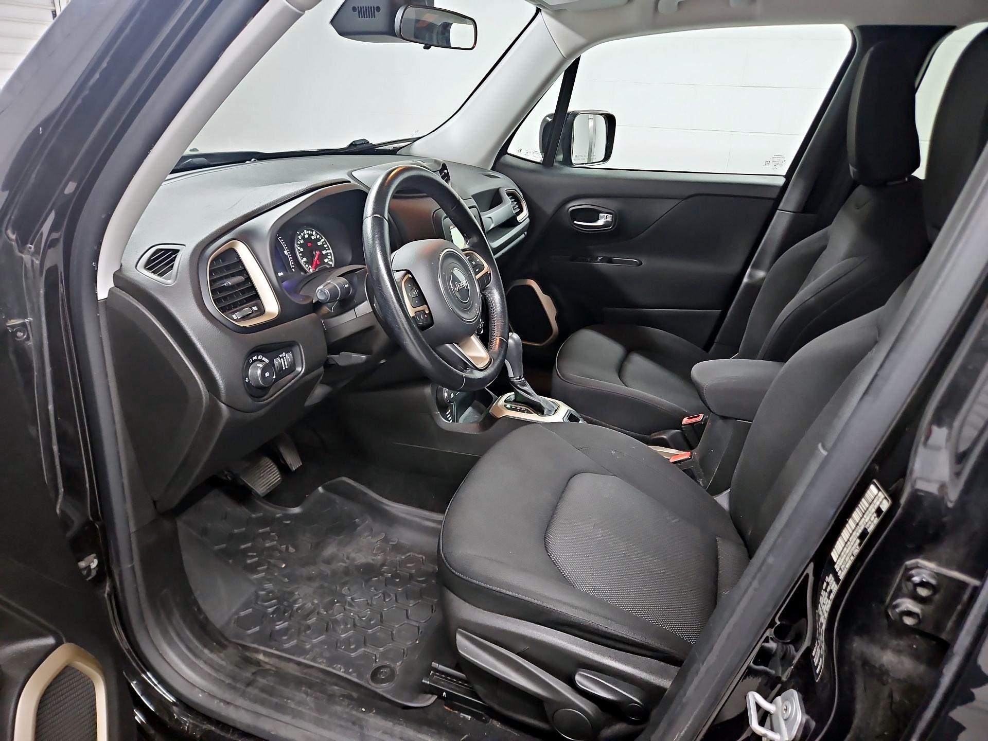 Thumbnail: 2015 Jeep Renegade - 11