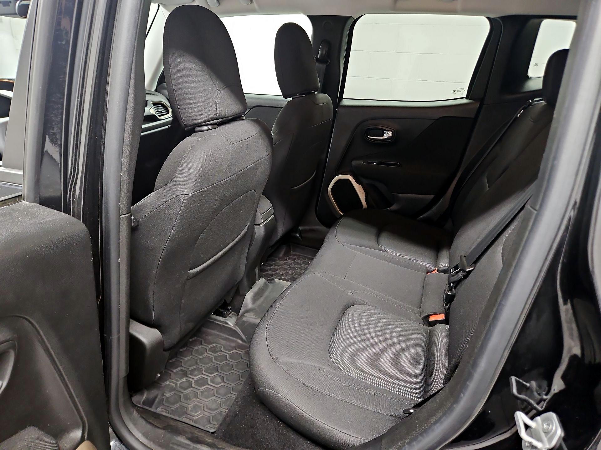 Thumbnail: 2015 Jeep Renegade - 20