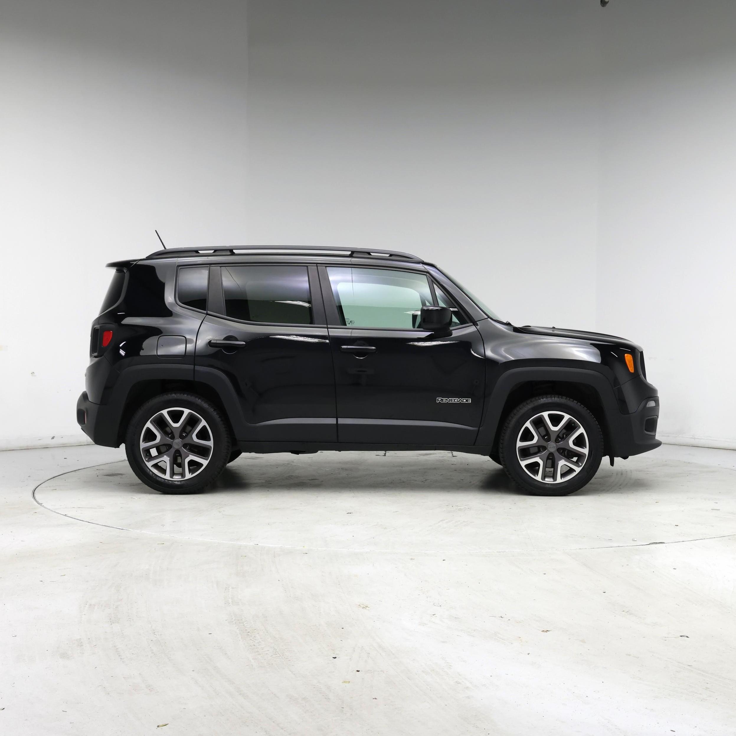 Thumbnail: 2015 Jeep Renegade - 7
