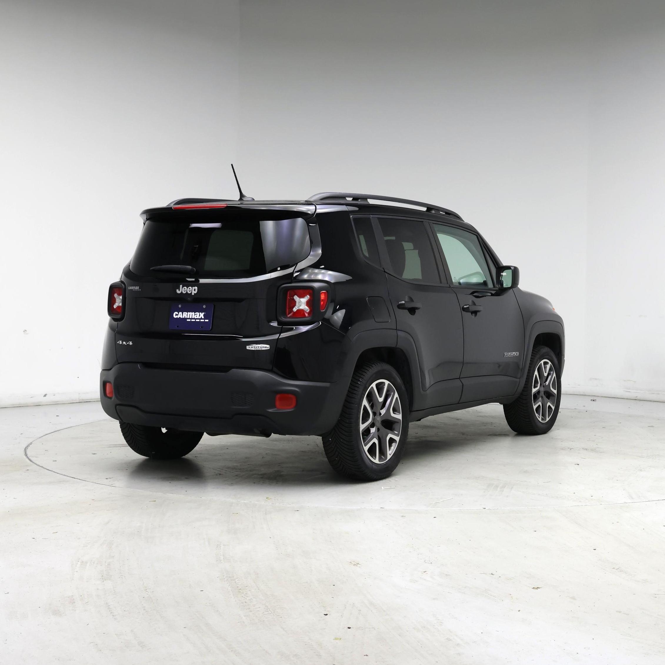 Thumbnail: 2015 Jeep Renegade - 8