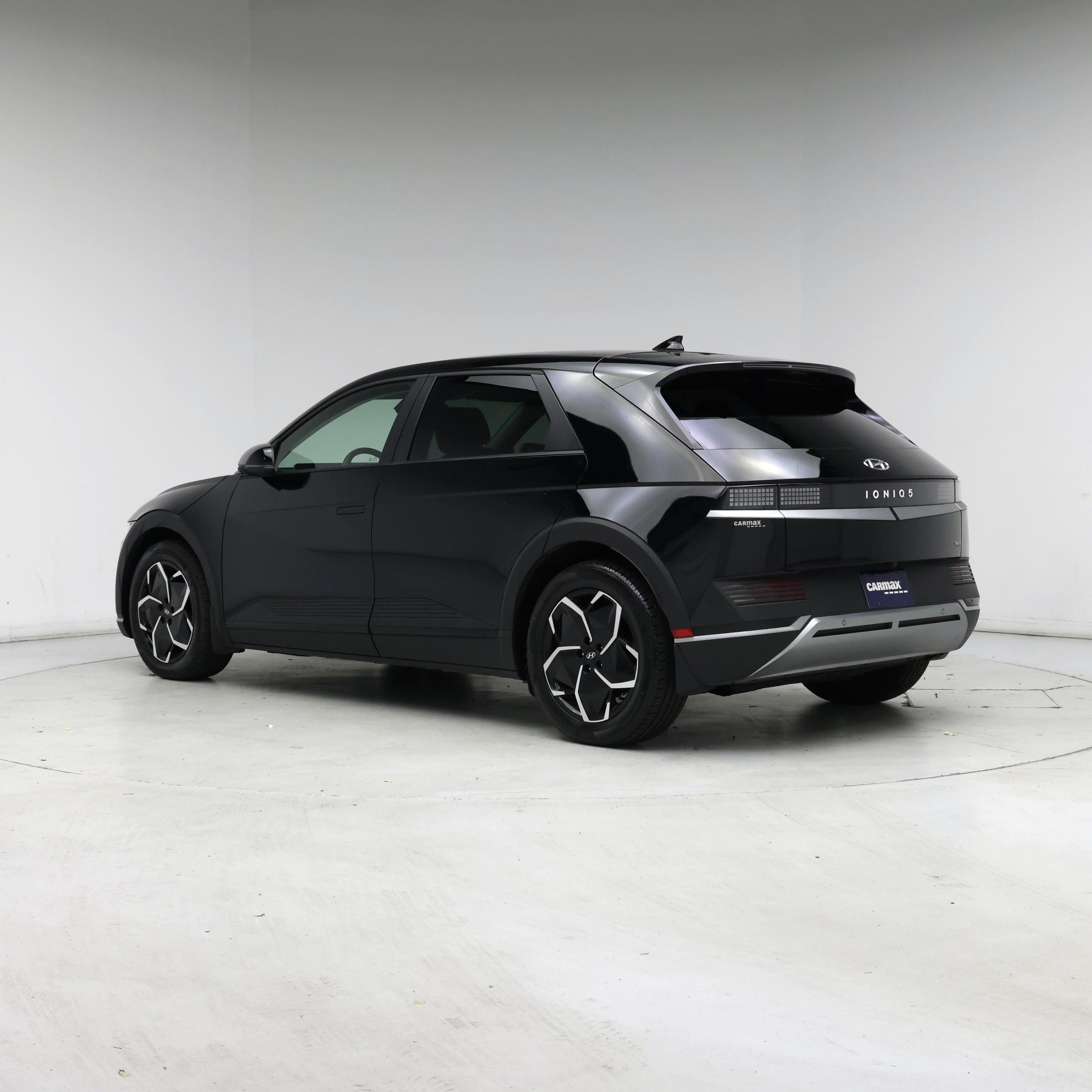 Thumbnail: 2023 Hyundai Ioniq 5 - 2