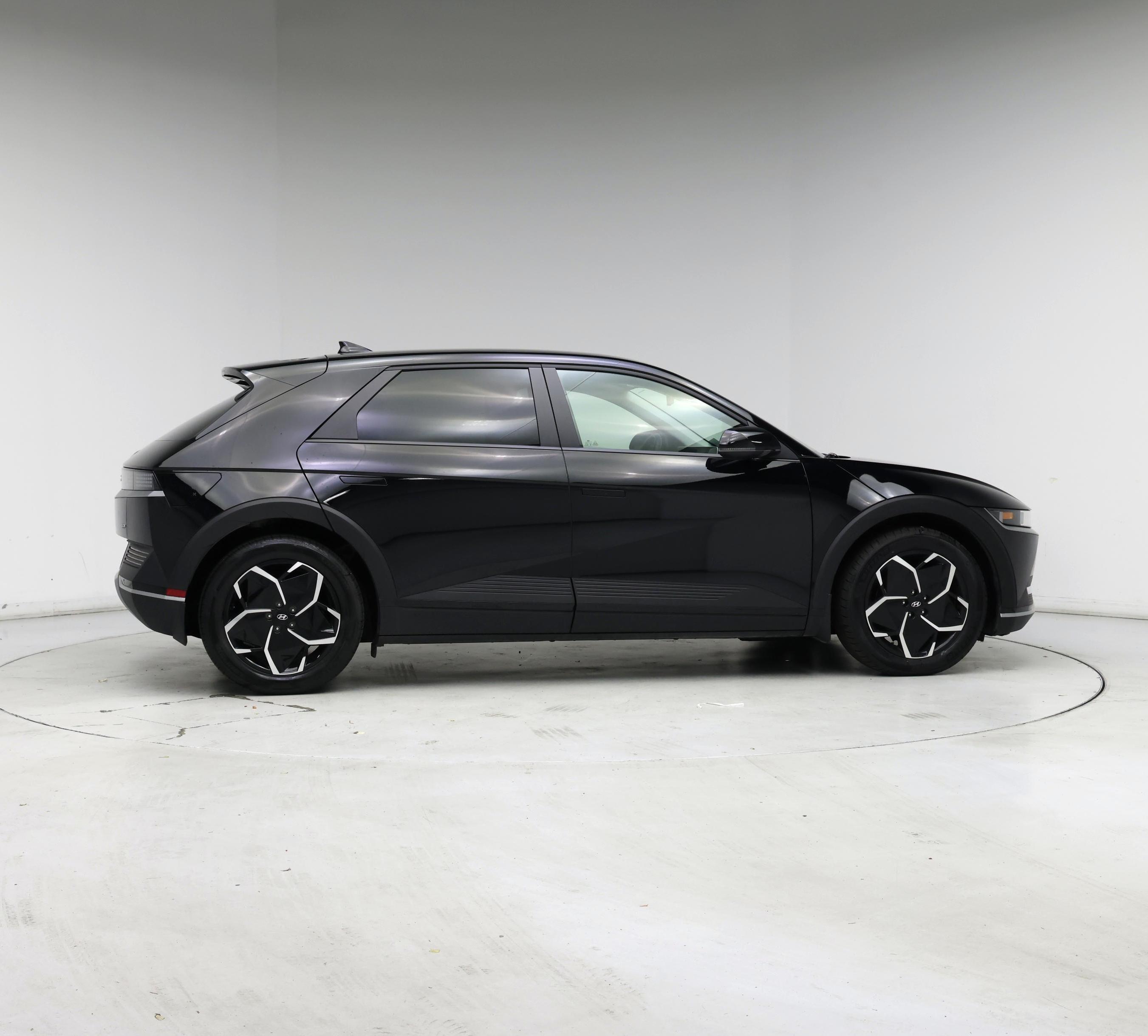 Thumbnail: 2023 Hyundai Ioniq 5 - 7