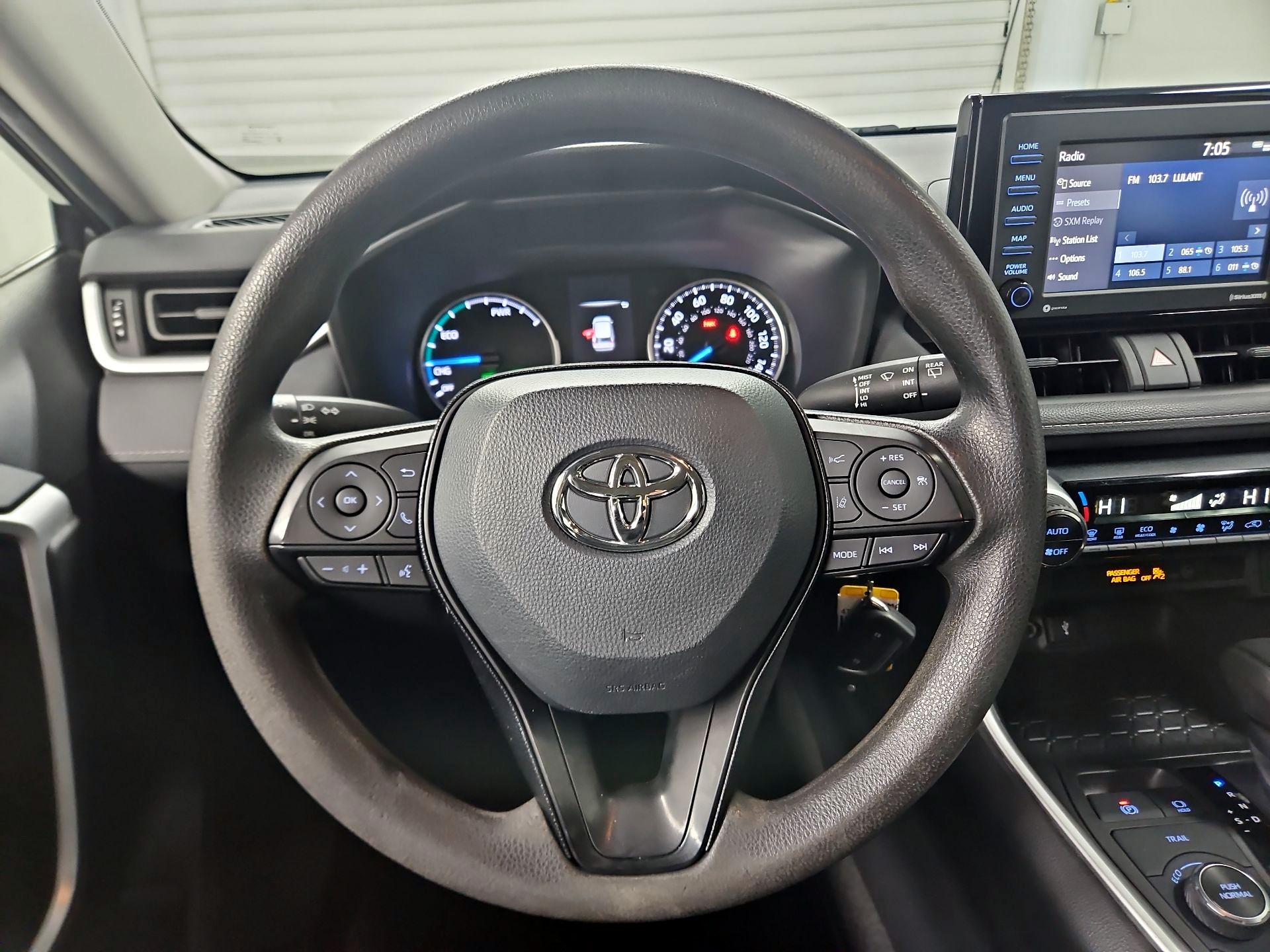 Thumbnail: 2021 Toyota RAV4 - 10
