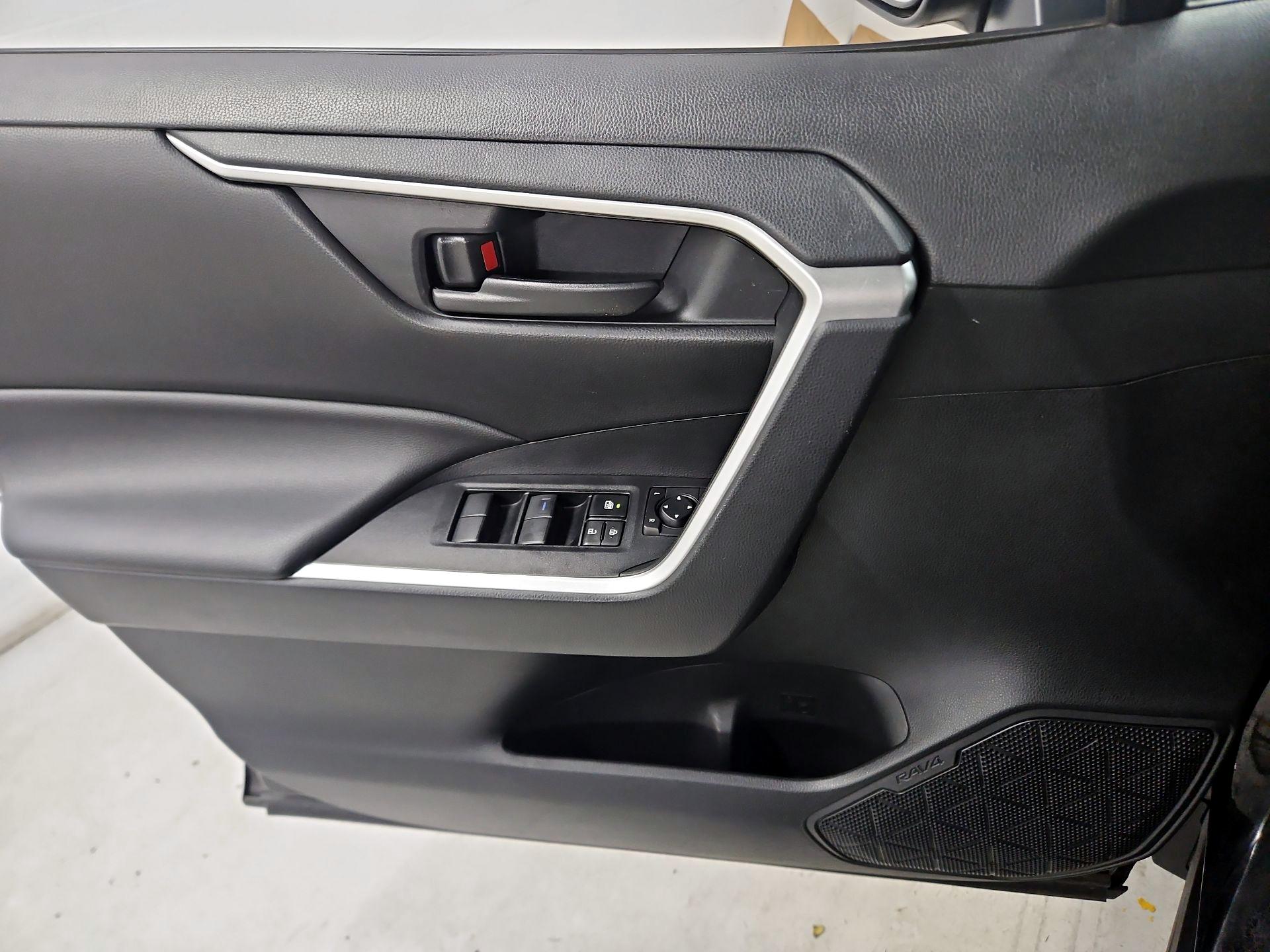 Thumbnail: 2021 Toyota RAV4 - 12